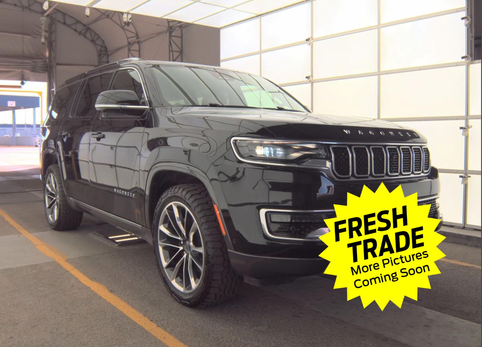 Used 2022 Diamond Black Crystal Pearl Jeep Series III image 3