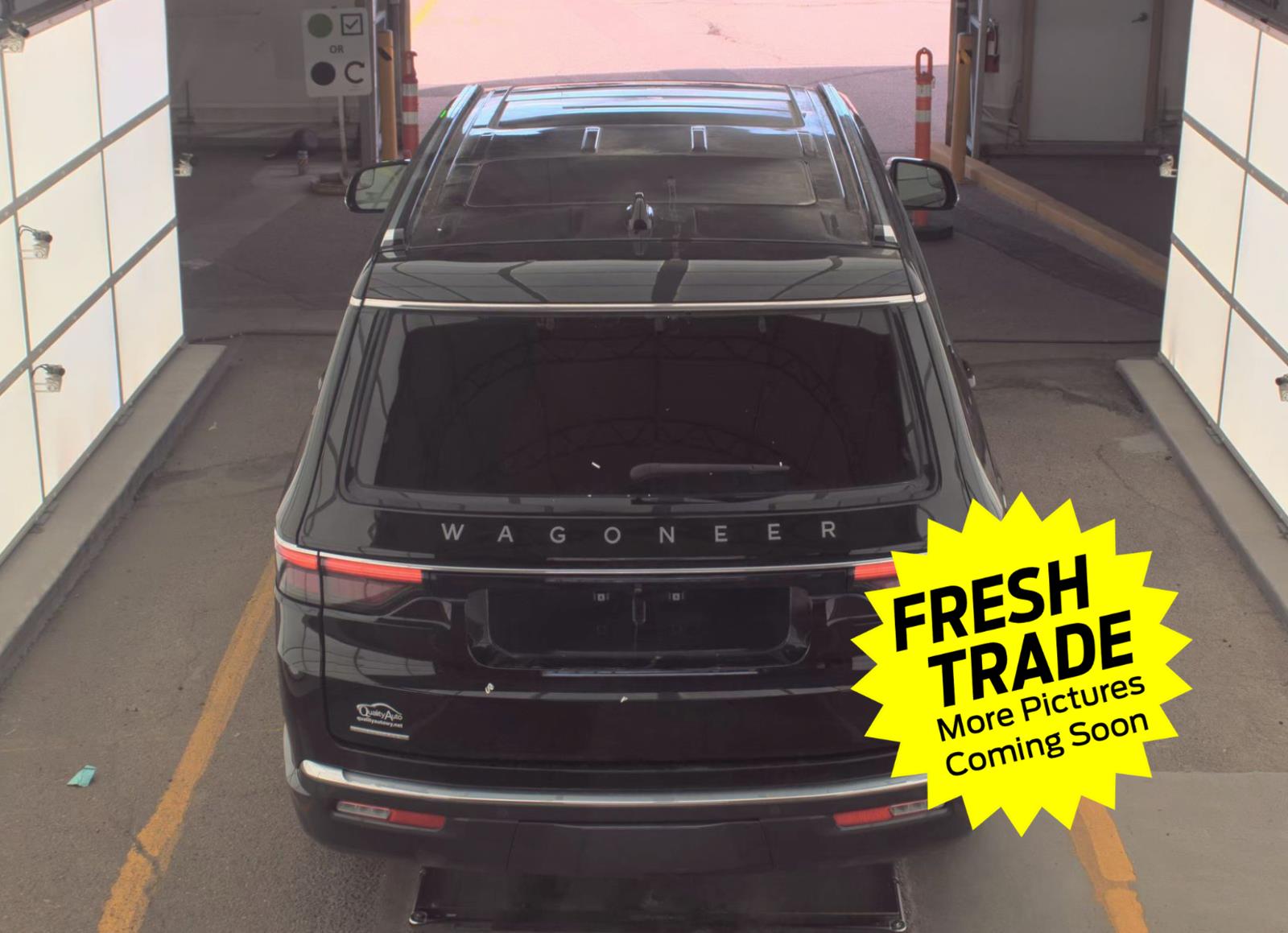 Used 2022 Diamond Black Crystal Pearl Jeep Series III image 5