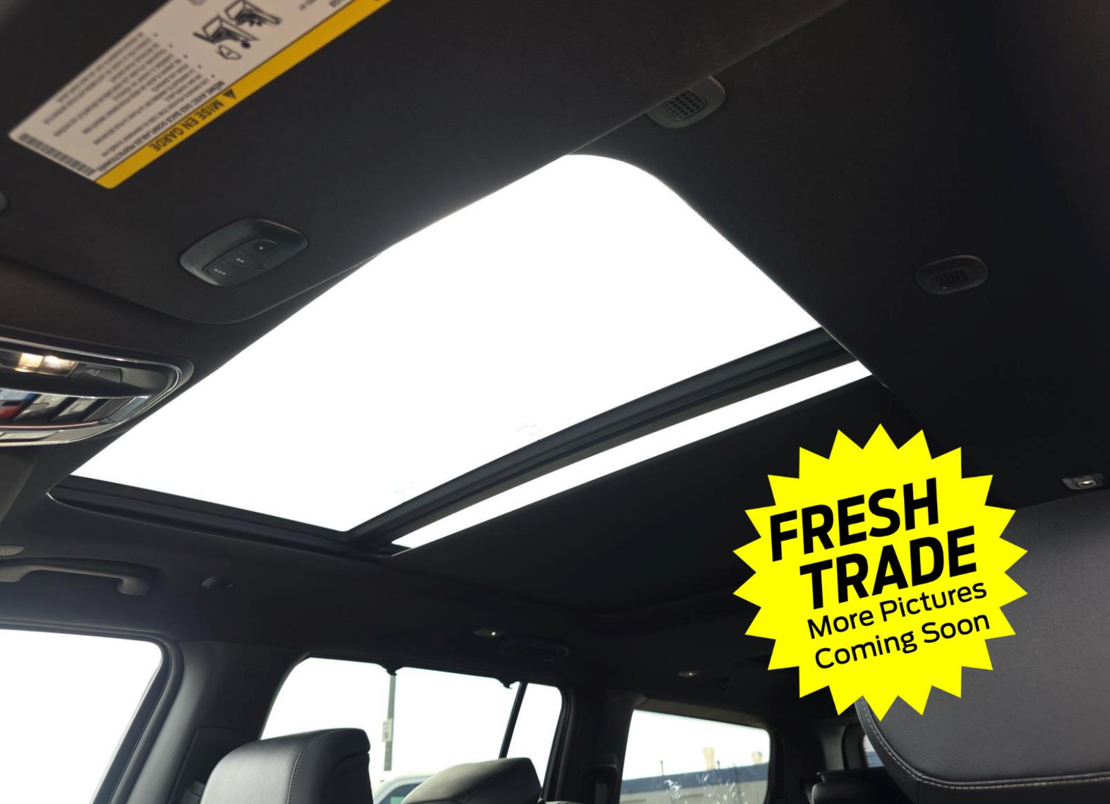 Used 2022 Diamond Black Crystal Pearl Jeep Series III image 11