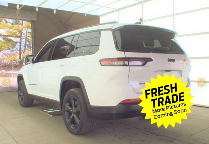 Used 2023 Bright White Clearcoat Jeep Altitude image 4