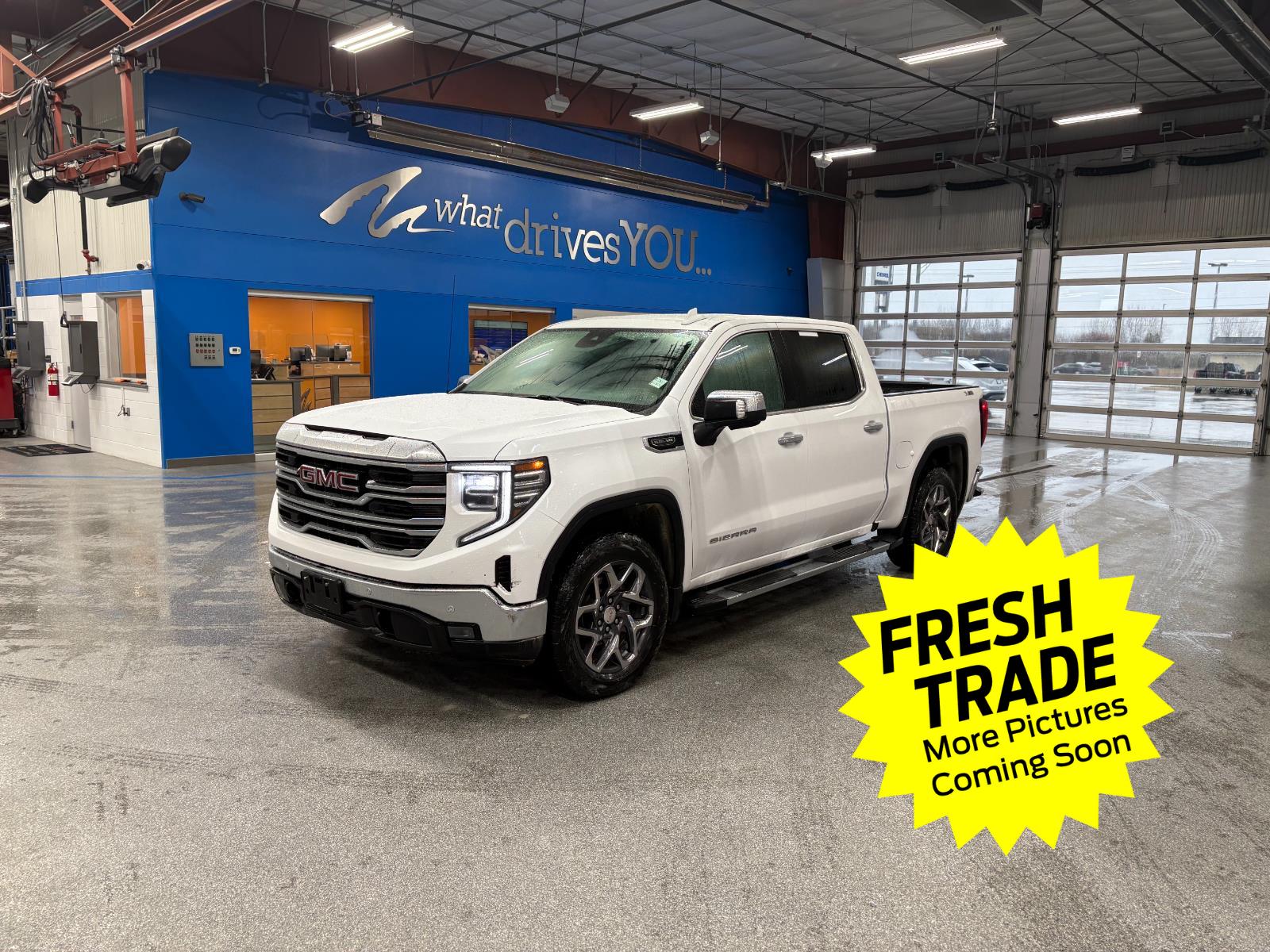 Summit White 2025 GMC Sierra 1500 SLT Crew Cab 4WD Pickup Truck Four-Wheel Drive Automatic