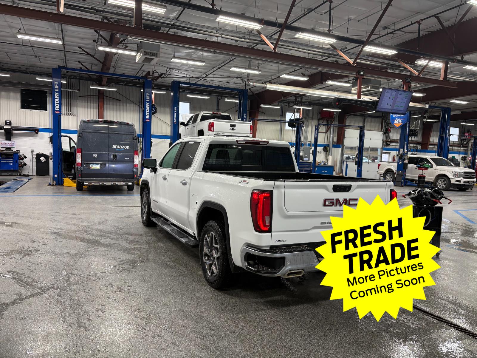 Used 2025 Summit White GMC SLT image 5