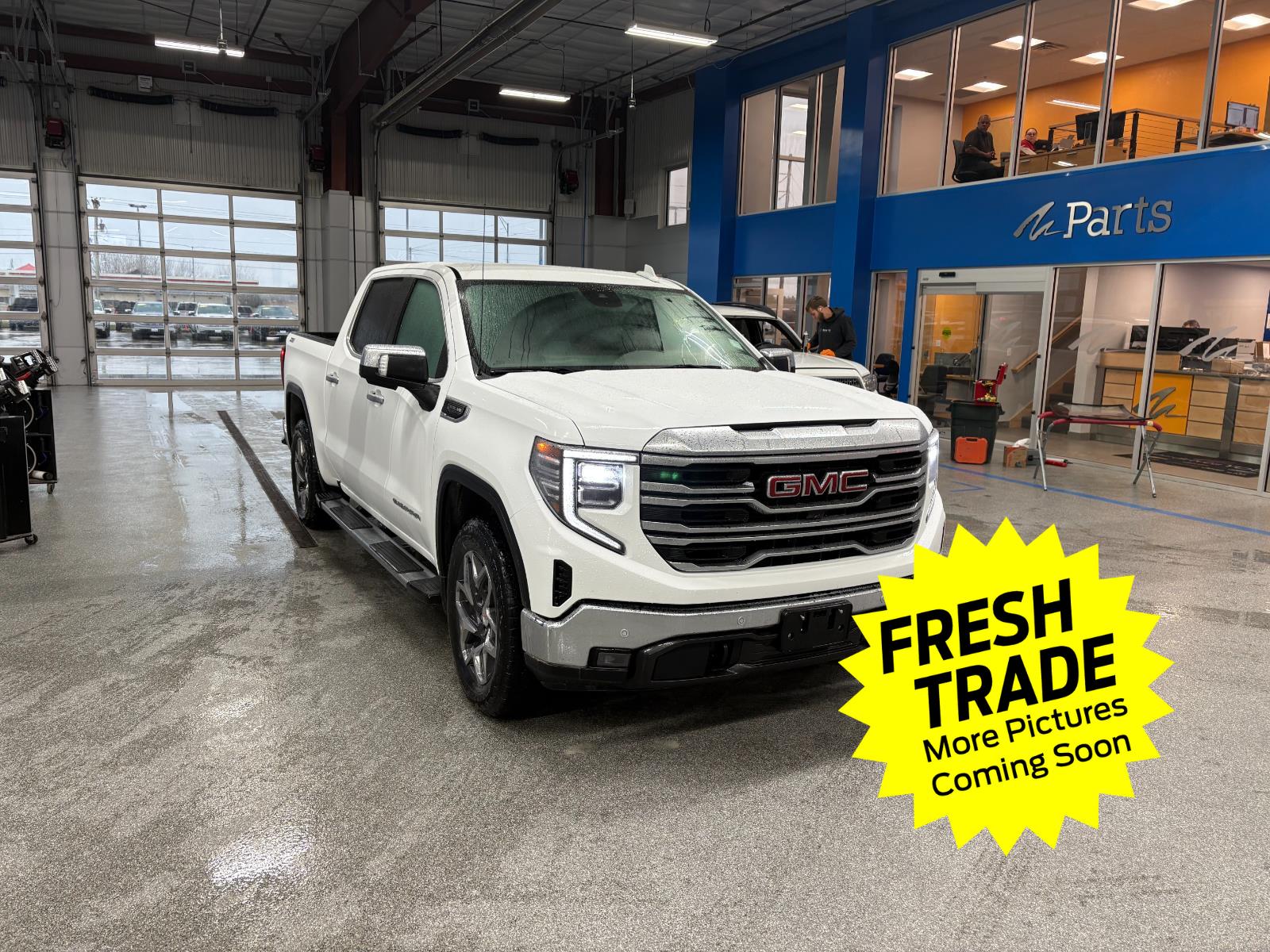 Used 2025 Summit White GMC SLT image 9