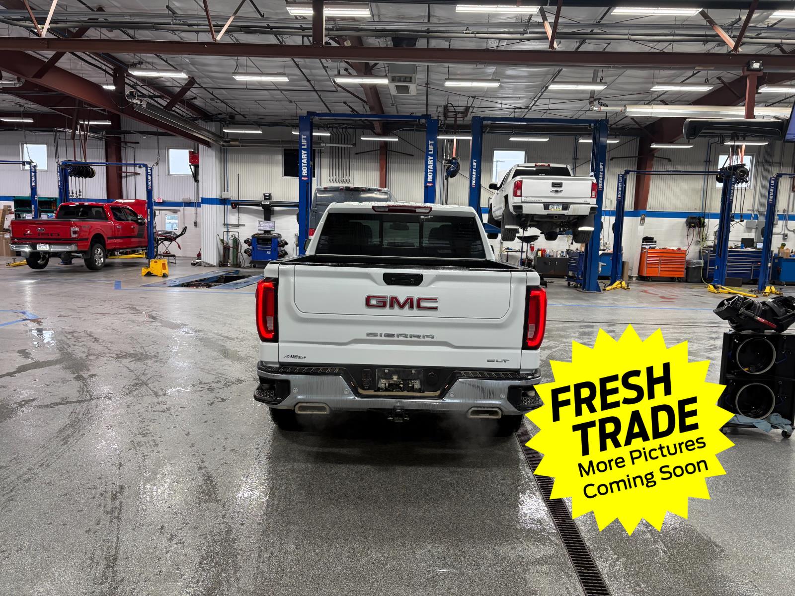 Used 2025 Summit White GMC SLT image 10