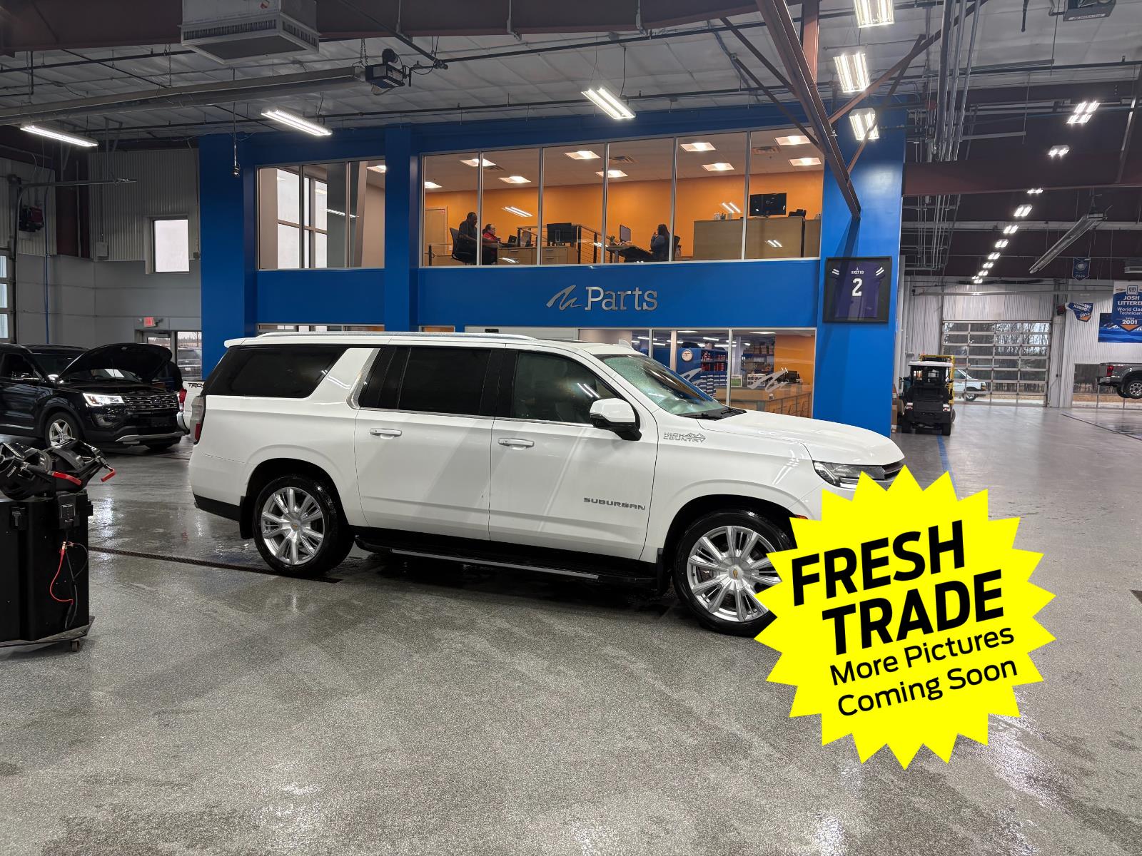 Used 2021 Iridescent Pearl Tricoat Chevrolet High Country image 4