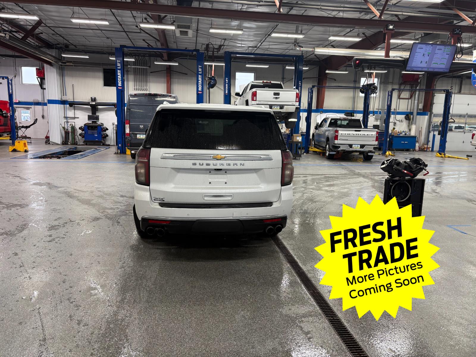 Used 2021 Iridescent Pearl Tricoat Chevrolet High Country image 8