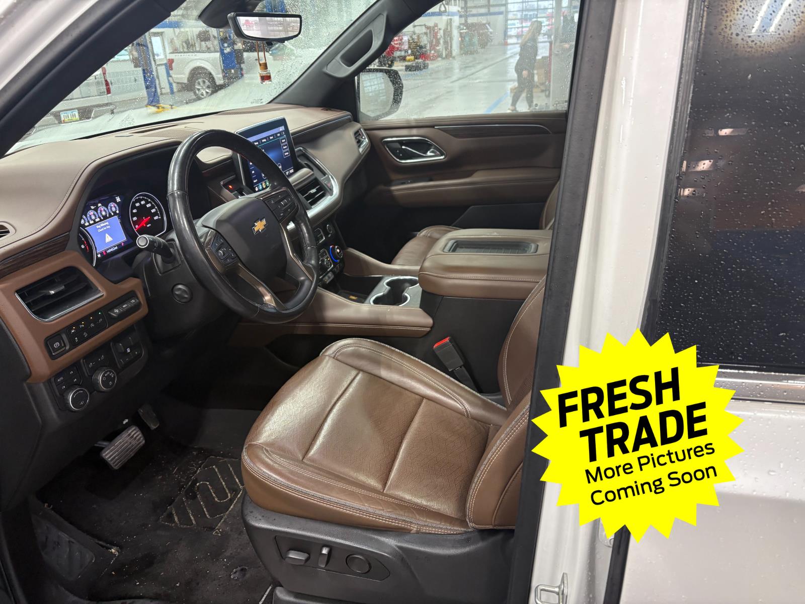 Used 2021 Iridescent Pearl Tricoat Chevrolet High Country image 10