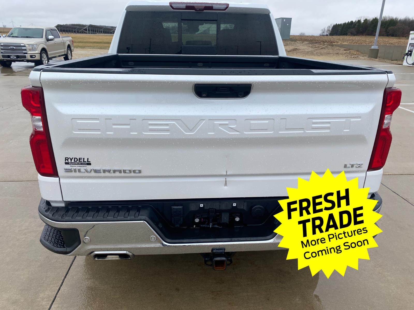 Used 2022 Iridescent Pearl Tricoat Chevrolet LTZ image 3