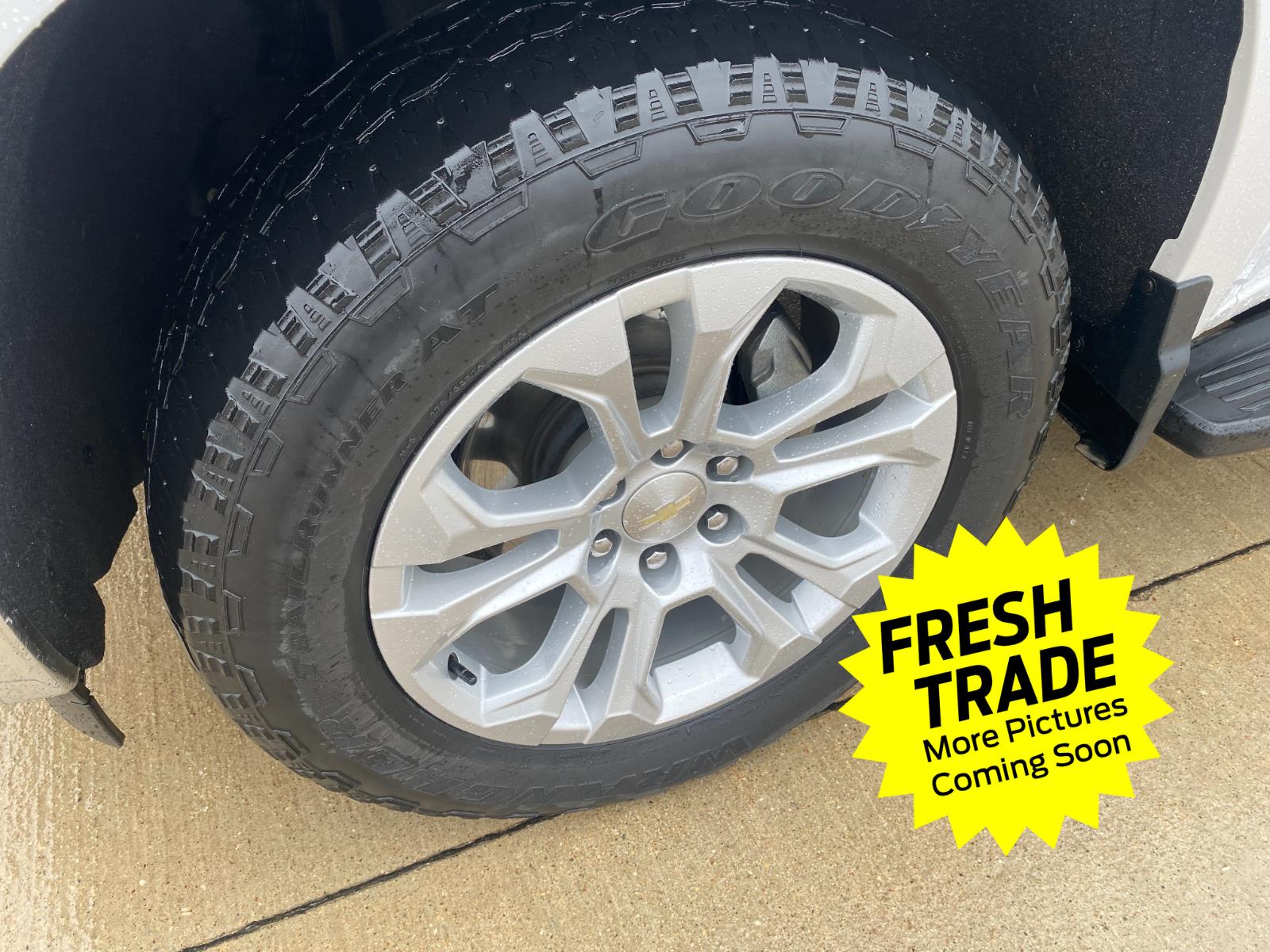 Used 2022 Iridescent Pearl Tricoat Chevrolet LTZ image 8