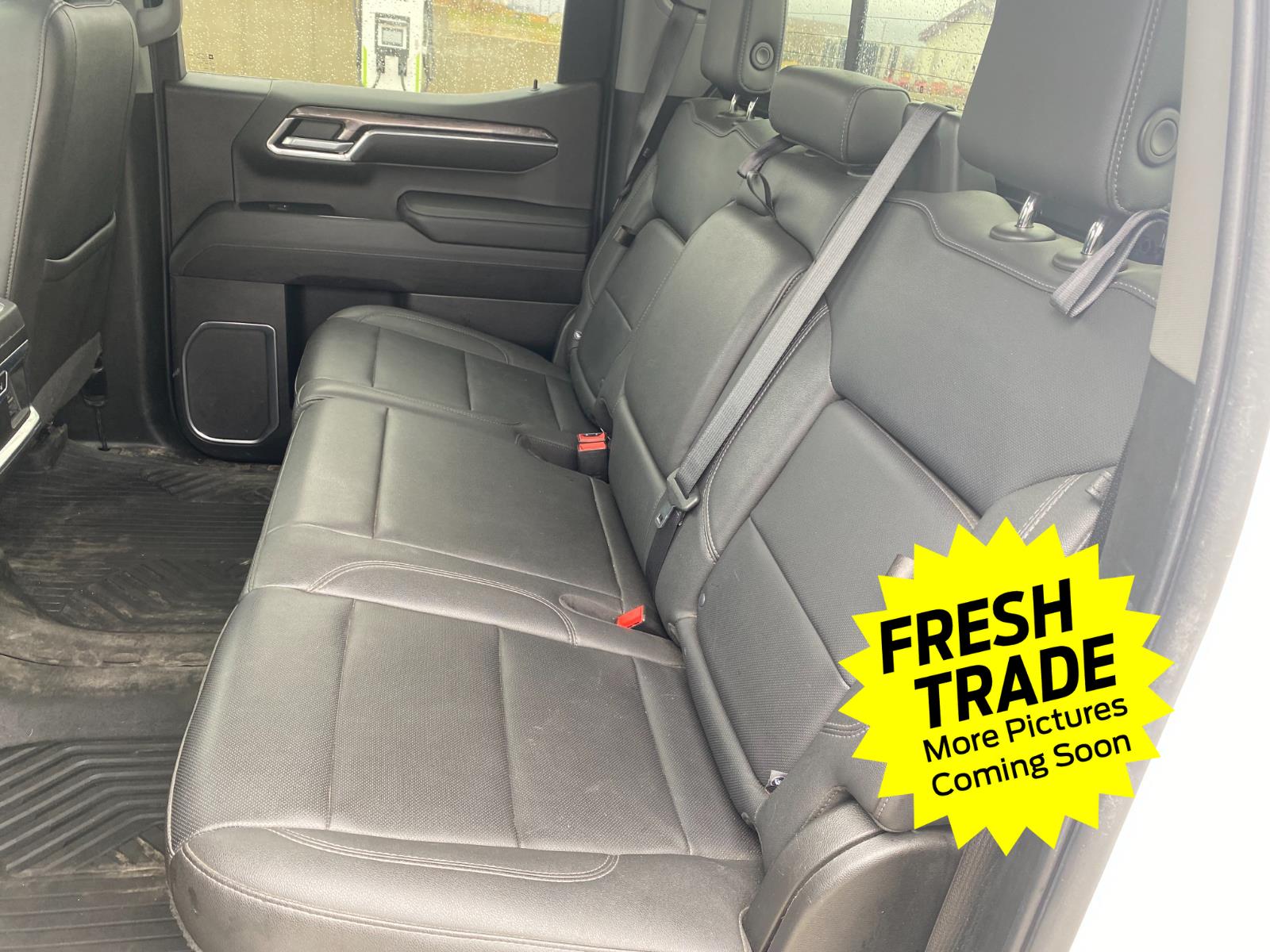 Used 2022 Iridescent Pearl Tricoat Chevrolet LTZ image 9