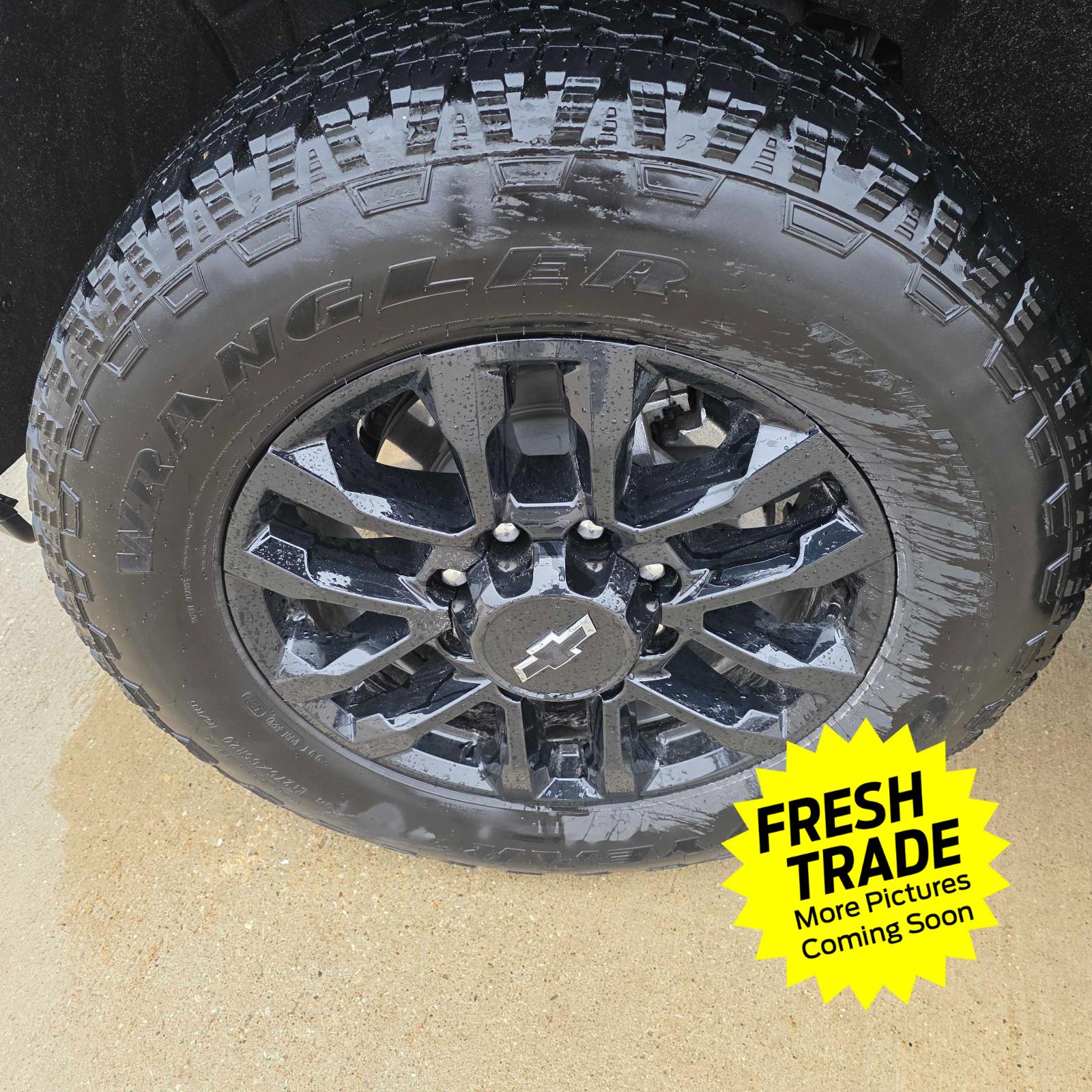 Used 2025 Cypress Gray Chevrolet LT image 13