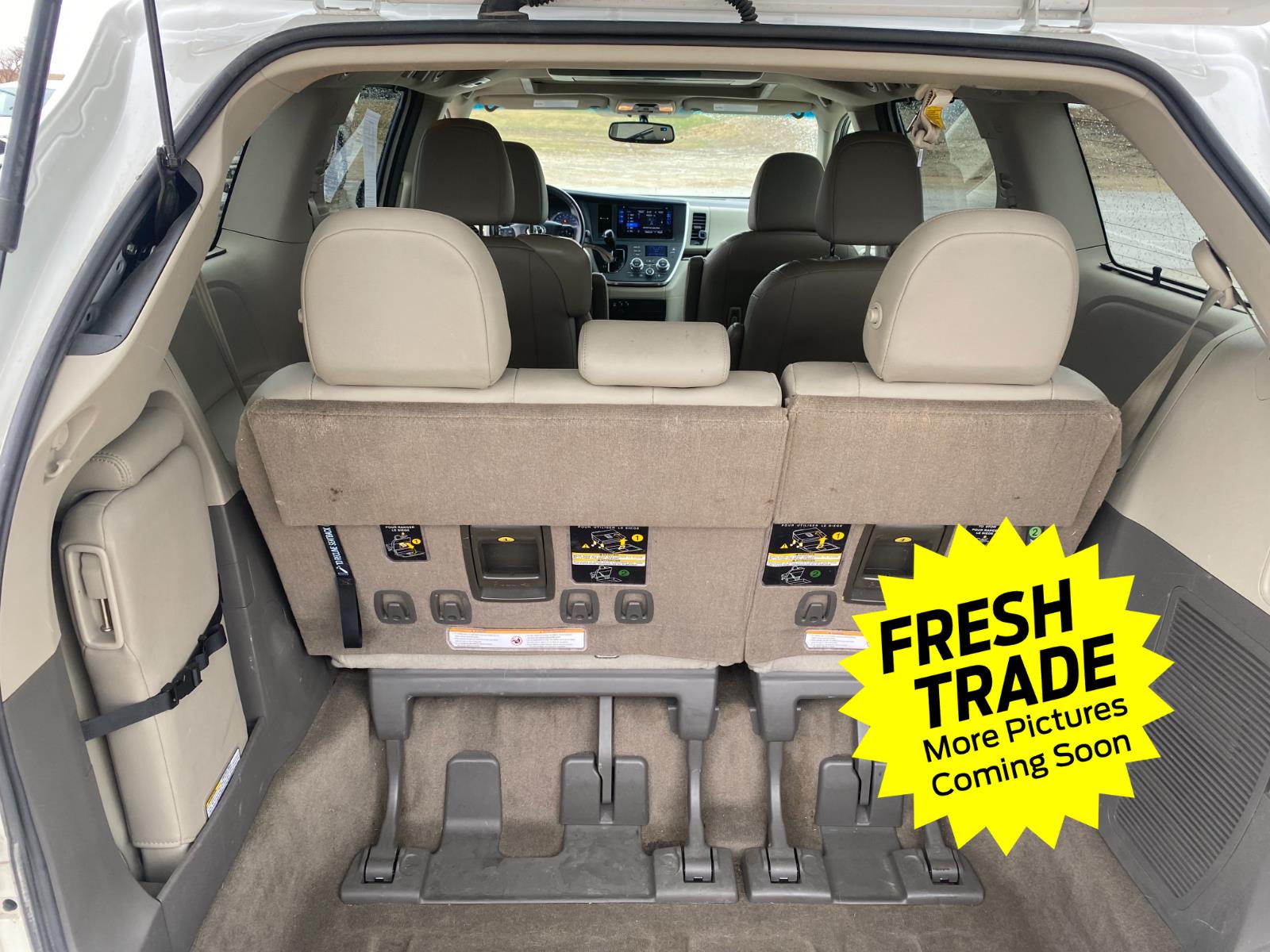 Used 2017 Blizzard Pearl Toyota XLE Premium 8-Passenger image 10