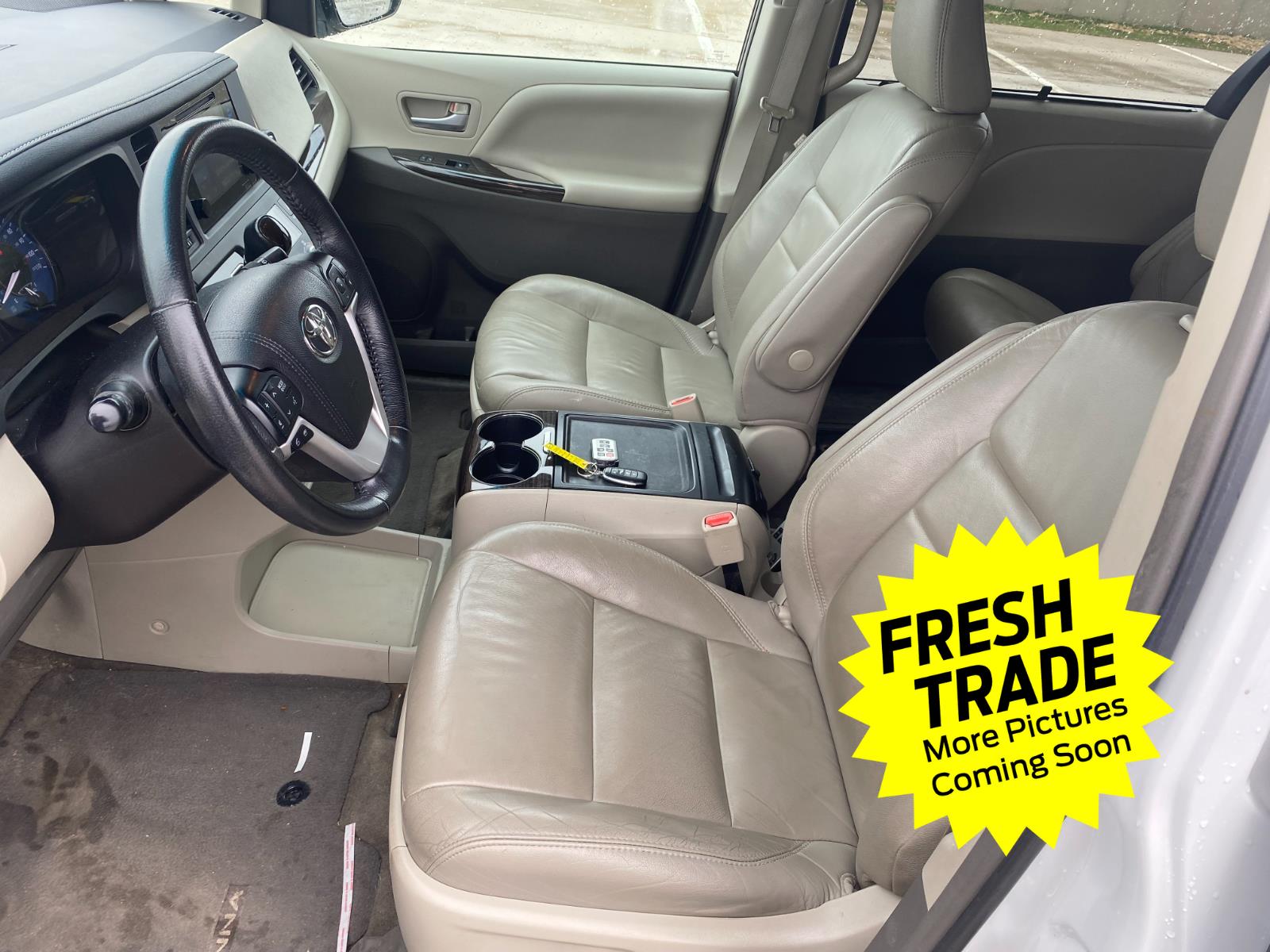 Used 2017 Blizzard Pearl Toyota XLE Premium 8-Passenger image 12