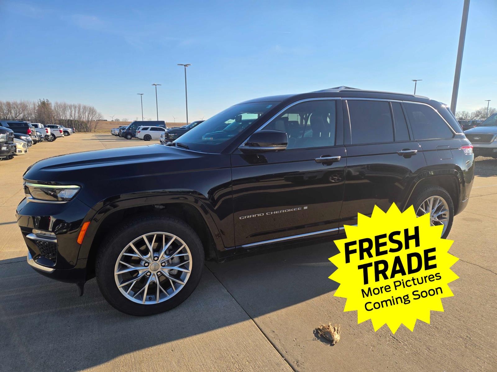 Diamond Black Crystal Pearlcoat 2022 Jeep Grand Cherokee Summit 4WD SUV / Crossover Four-Wheel Drive 8-Speed Automatic