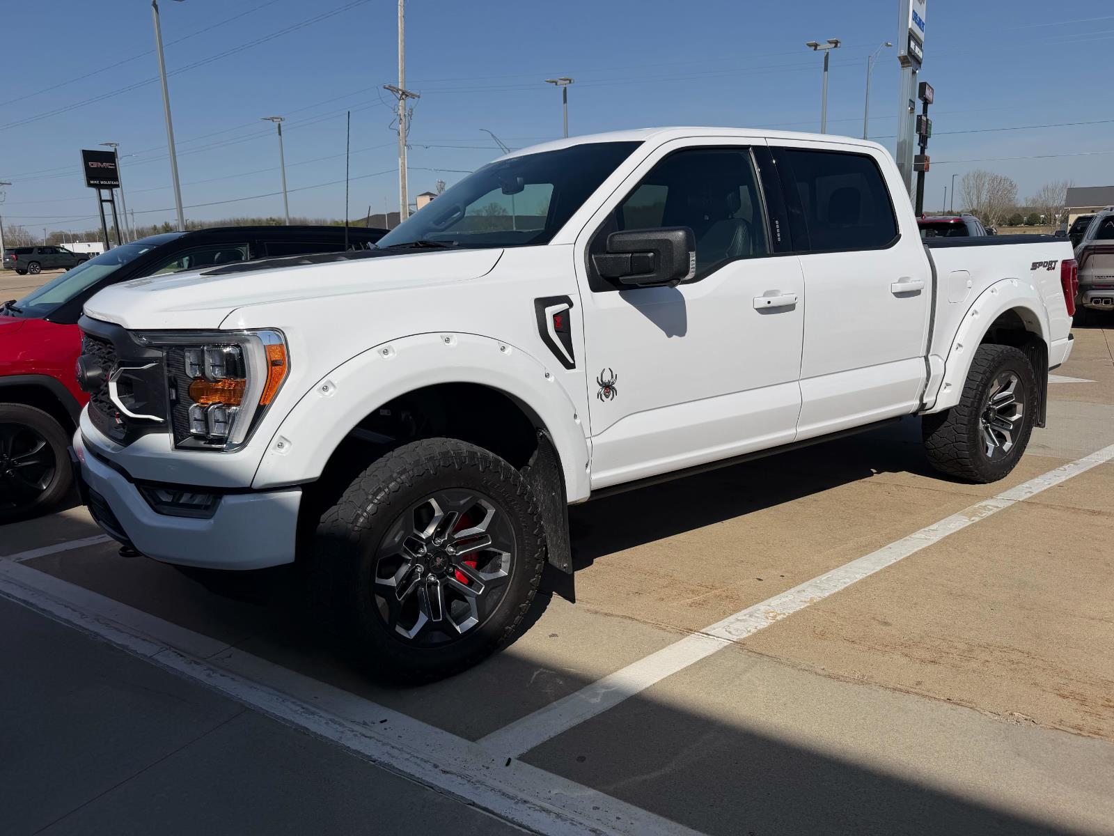Oxford White 2022 Ford F-150 XLT SuperCrew 4WD Pickup Truck Four-Wheel Drive Automatic