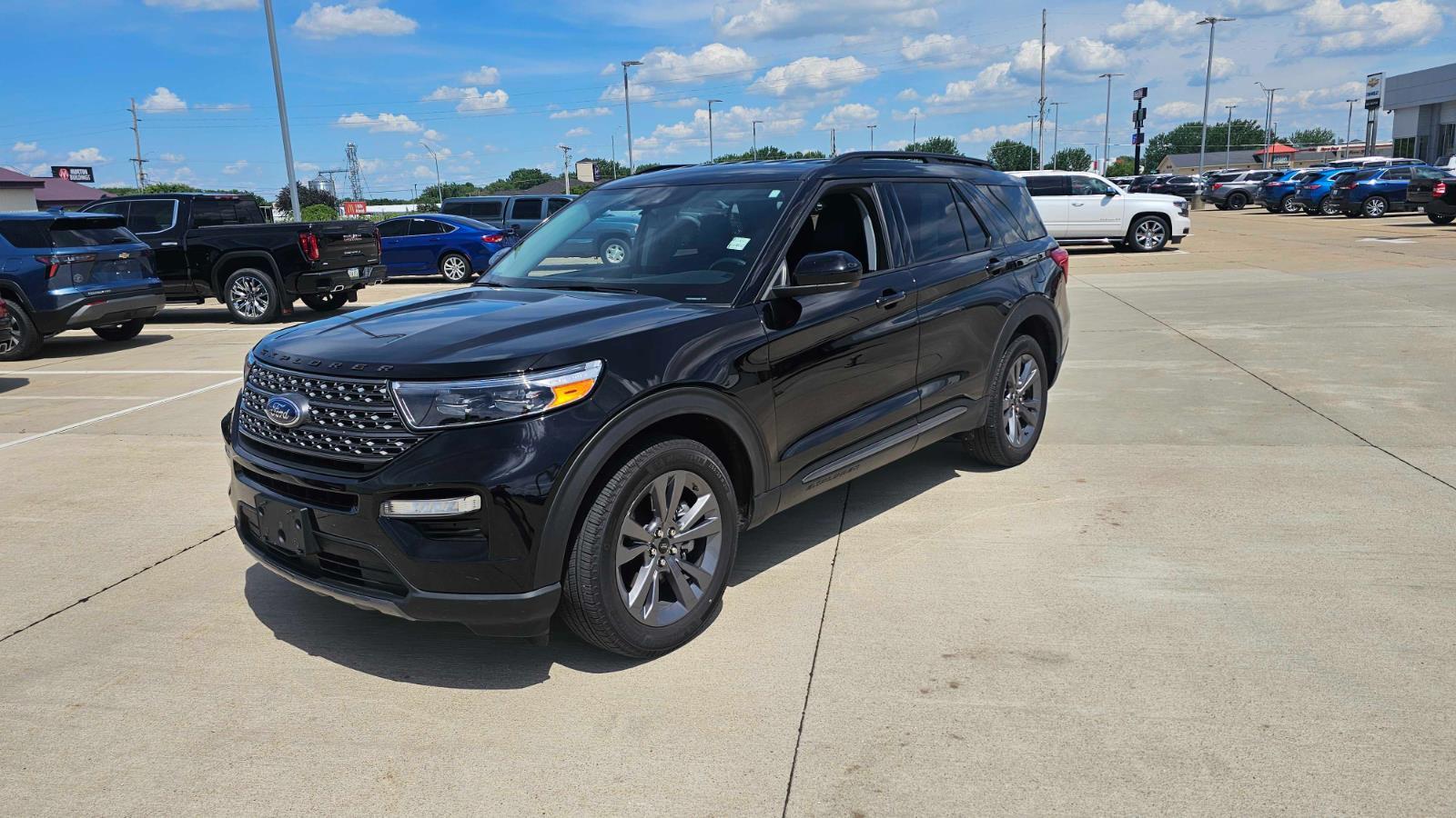 Agate Black 2023 Ford Explorer SUV / Crossover All-Wheel Drive Automatic