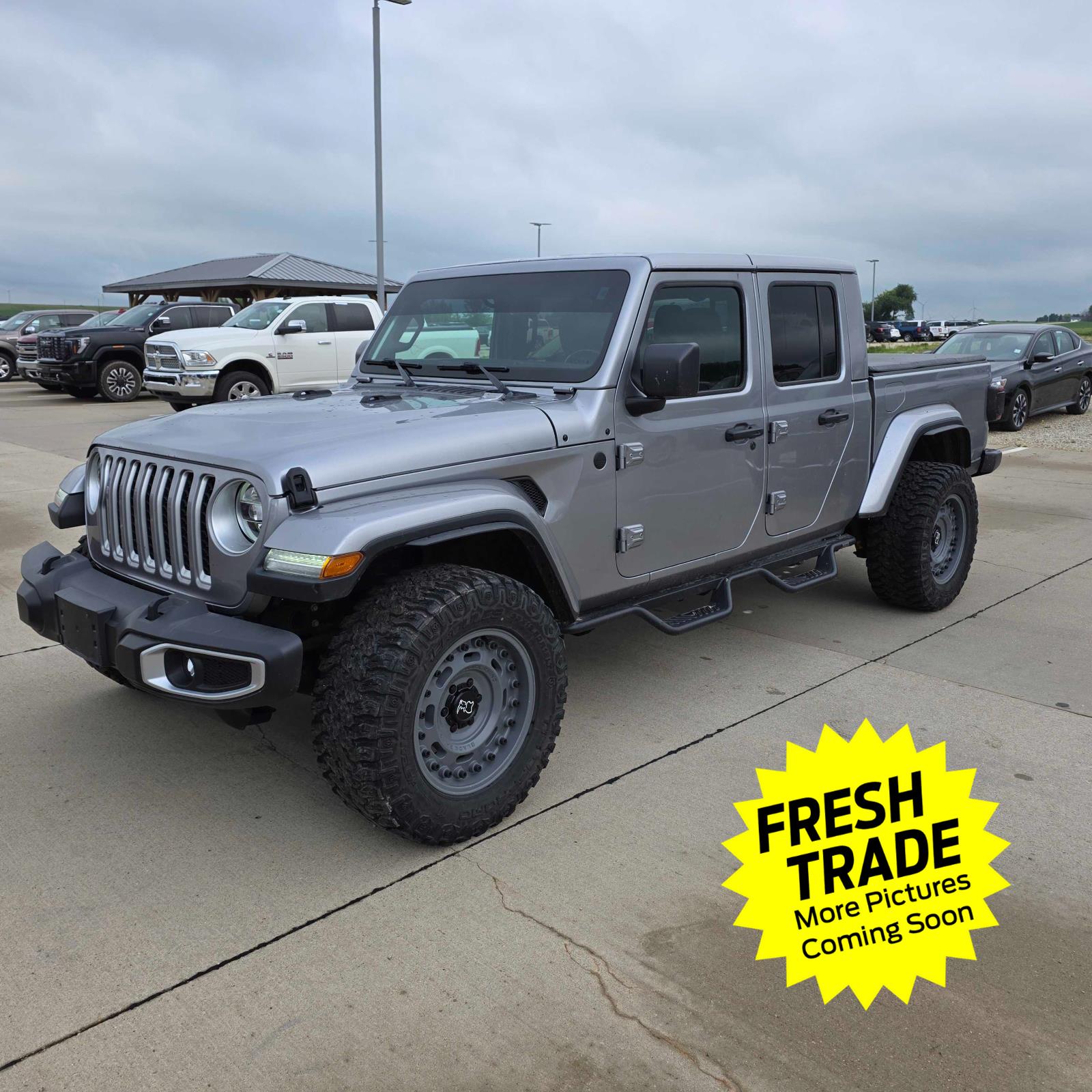 Billet Silver Metallic Clearcoat 2020 Jeep Gladiator Pickup Truck Four-Wheel Drive 8-Speed Automatic