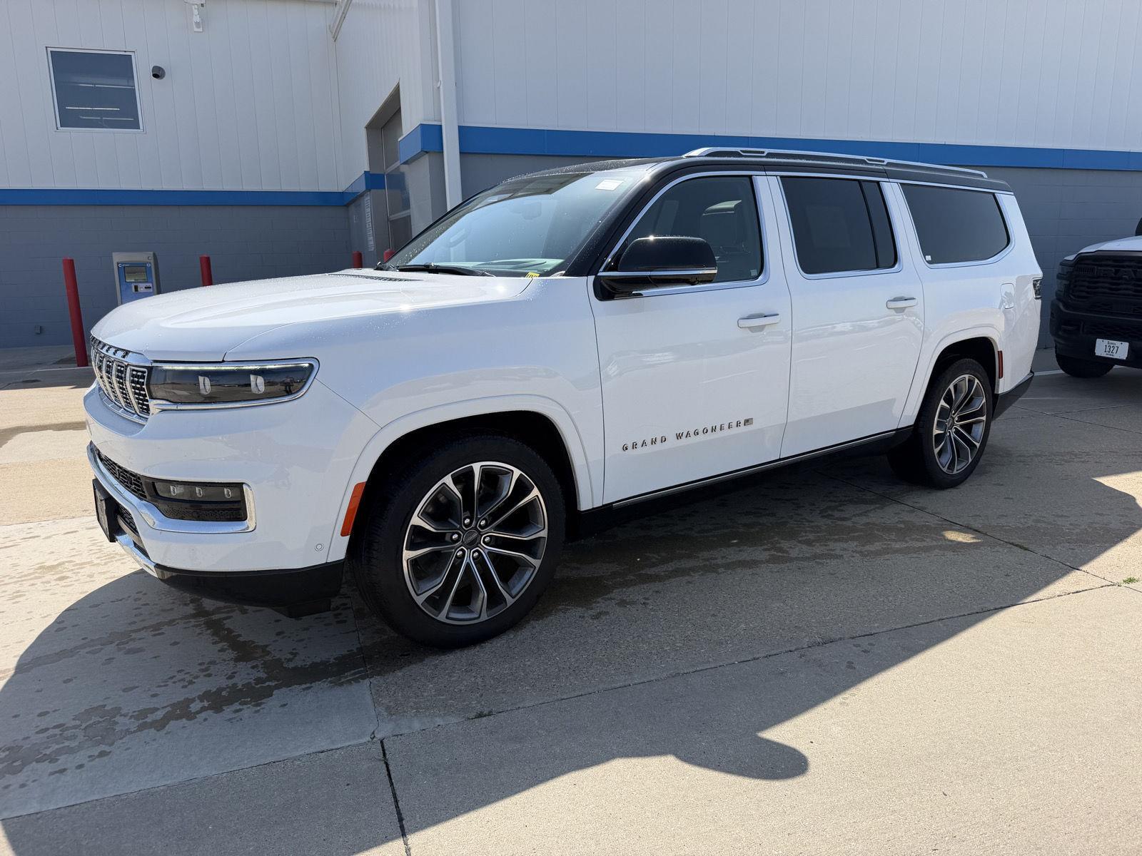 Bright White Clearcoat 2024 Jeep Grand Wagoneer L SUV / Crossover Four-Wheel Drive 8-Speed Automatic