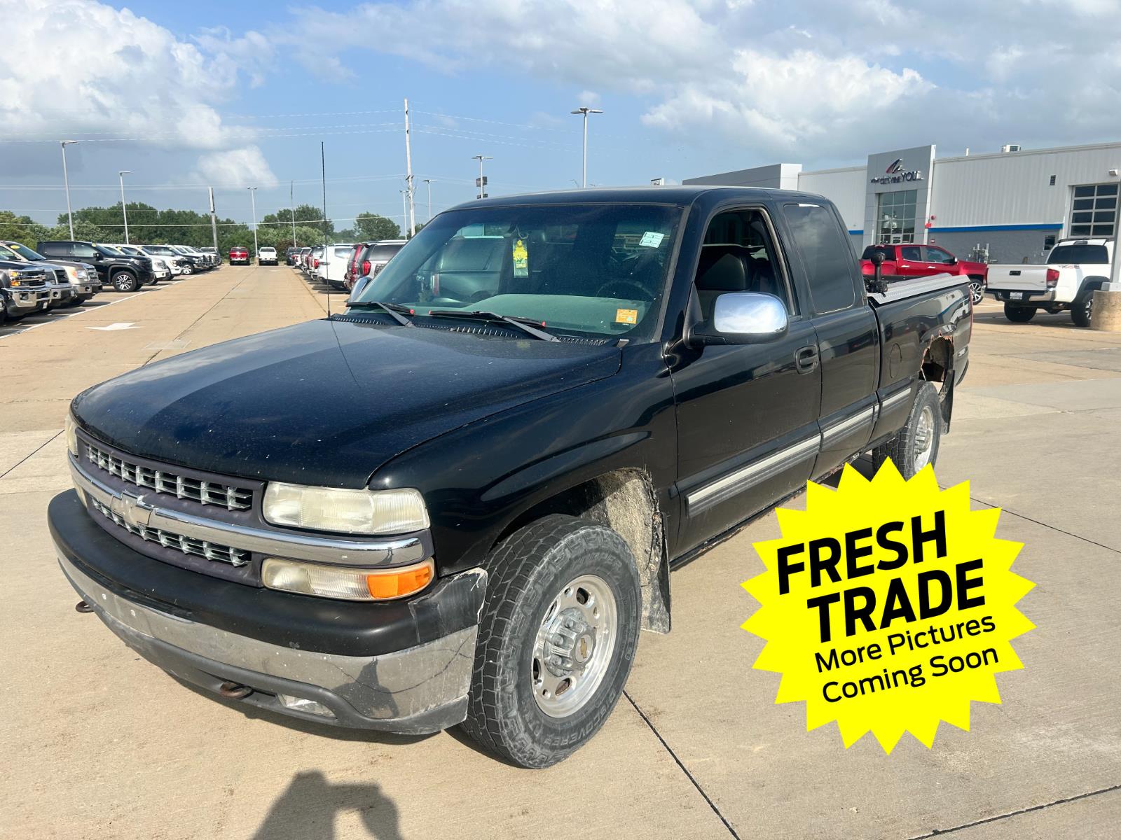 Black 2000 Chevrolet Silverado 2500 Pickup Truck Rear-Wheel Drive 4-Speed Automatic Overdrive