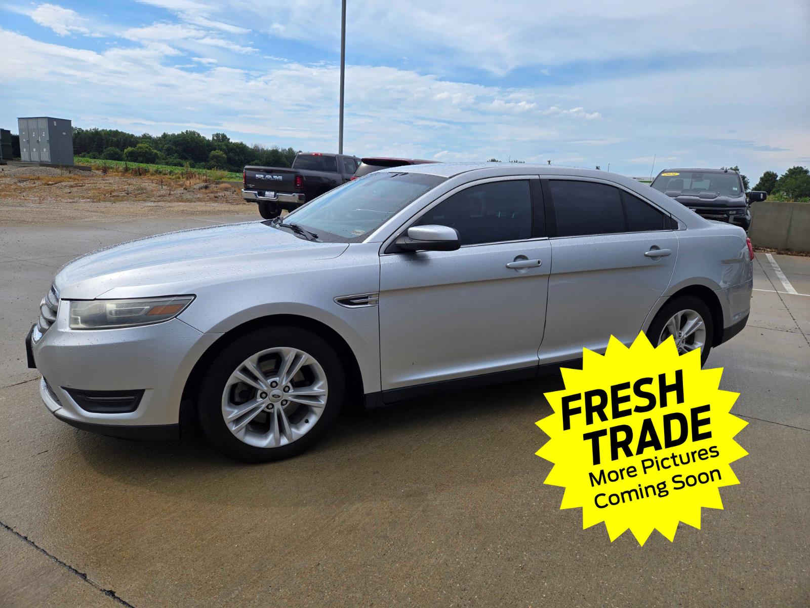Ingot Silver Metallic 2013 Ford Taurus Sedan Front-Wheel Drive 6-Speed Automatic