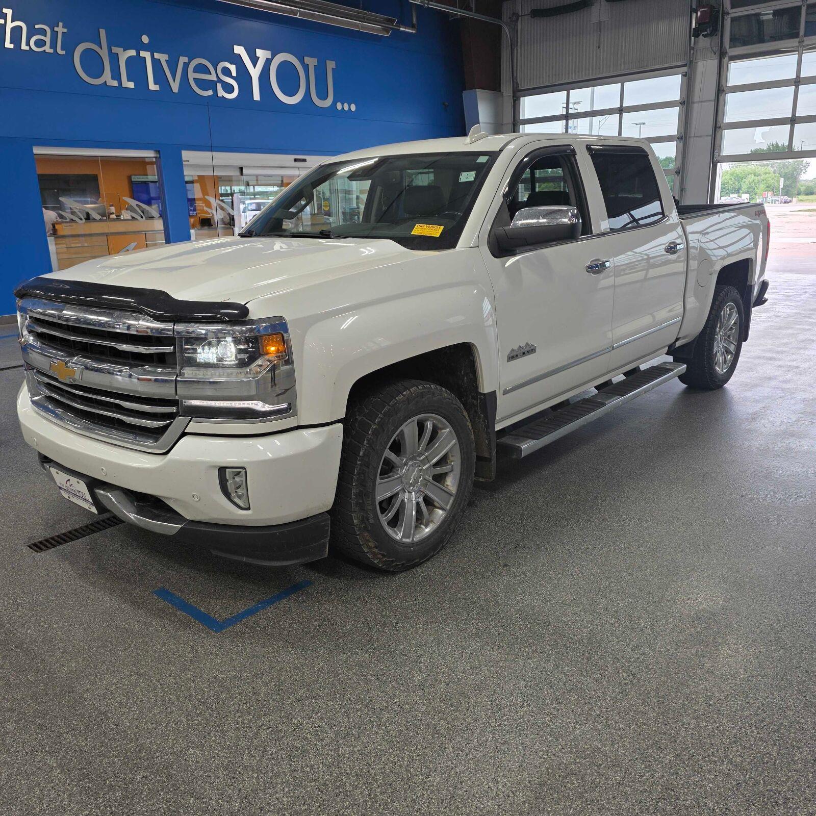 White (Iridescent Pearl Tricoat) 2017 Chevrolet Silverado 1500 Pickup Truck Four-Wheel Drive 8-Speed Automatic