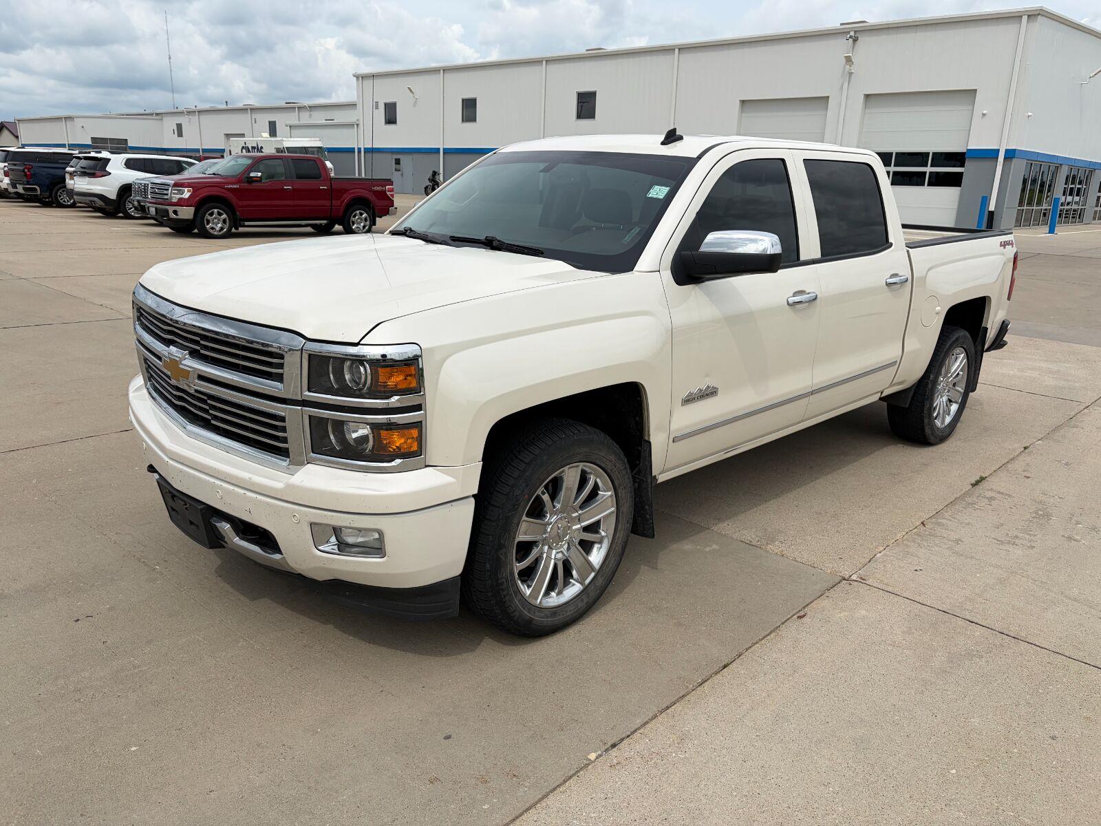White Diamond Tricoat 2014 Chevrolet Silverado 1500 Pickup Truck Four-Wheel Drive 6-Speed Automatic