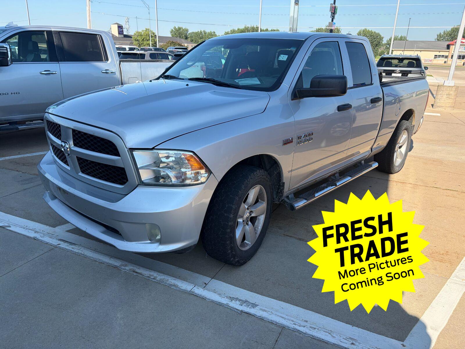 Bright Silver Metallic Clearcoat 2014 RAM 1500 Pickup Truck Four-Wheel Drive 6-Speed Automatic