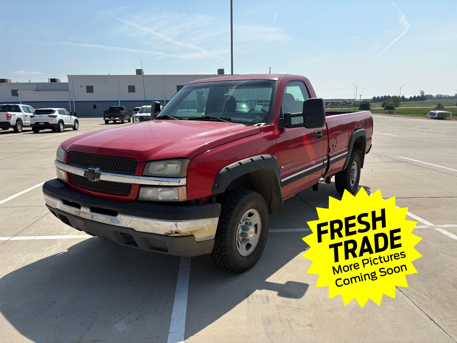 Victory Red 2002 Chevrolet Silverado 2500HD Pickup Truck Four-Wheel Drive 4-Speed Automatic Overdrive