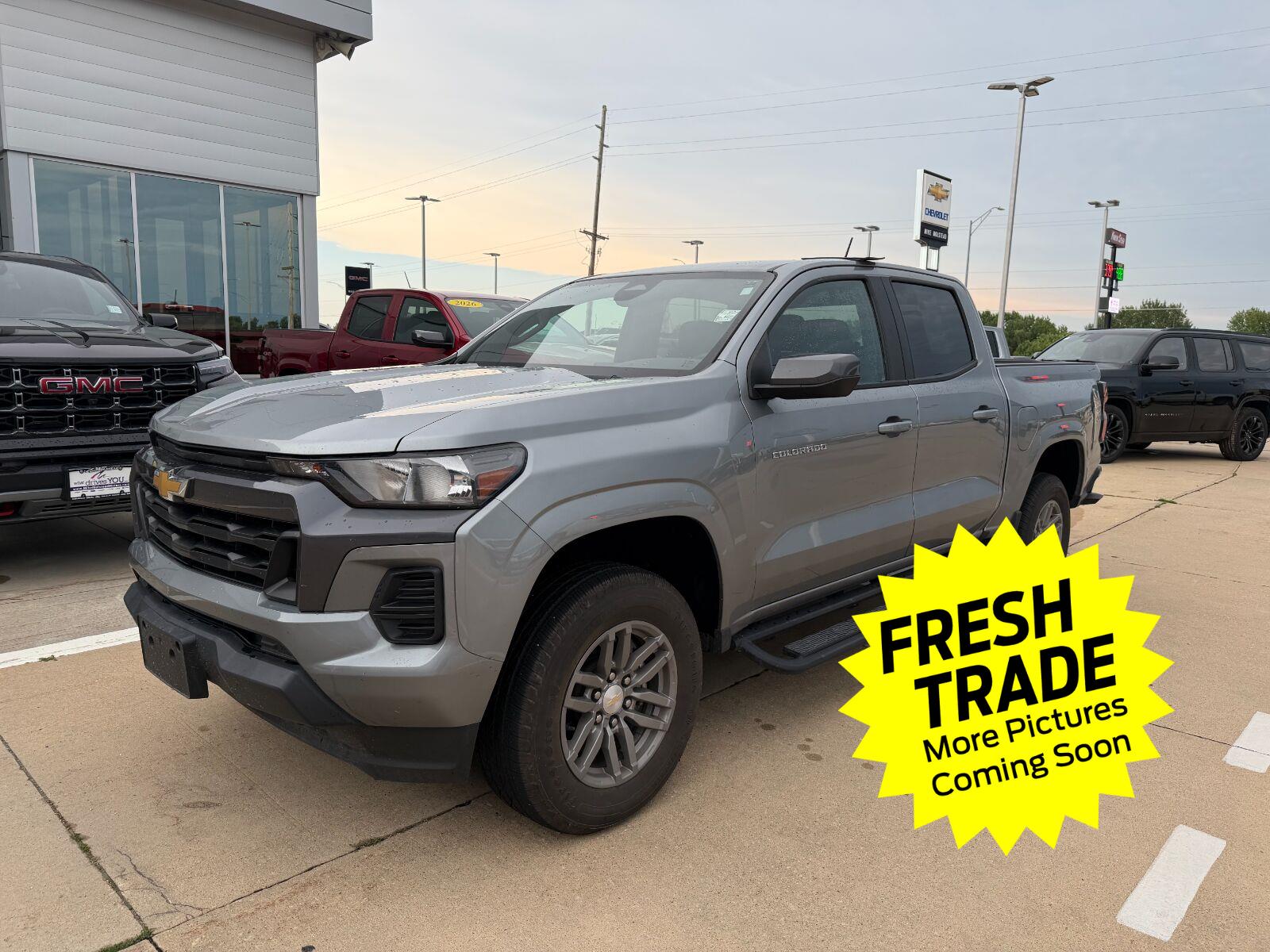 Sterling Gray Metallic 2023 Chevrolet Colorado Pickup Truck Four-Wheel Drive 8-Speed Automatic