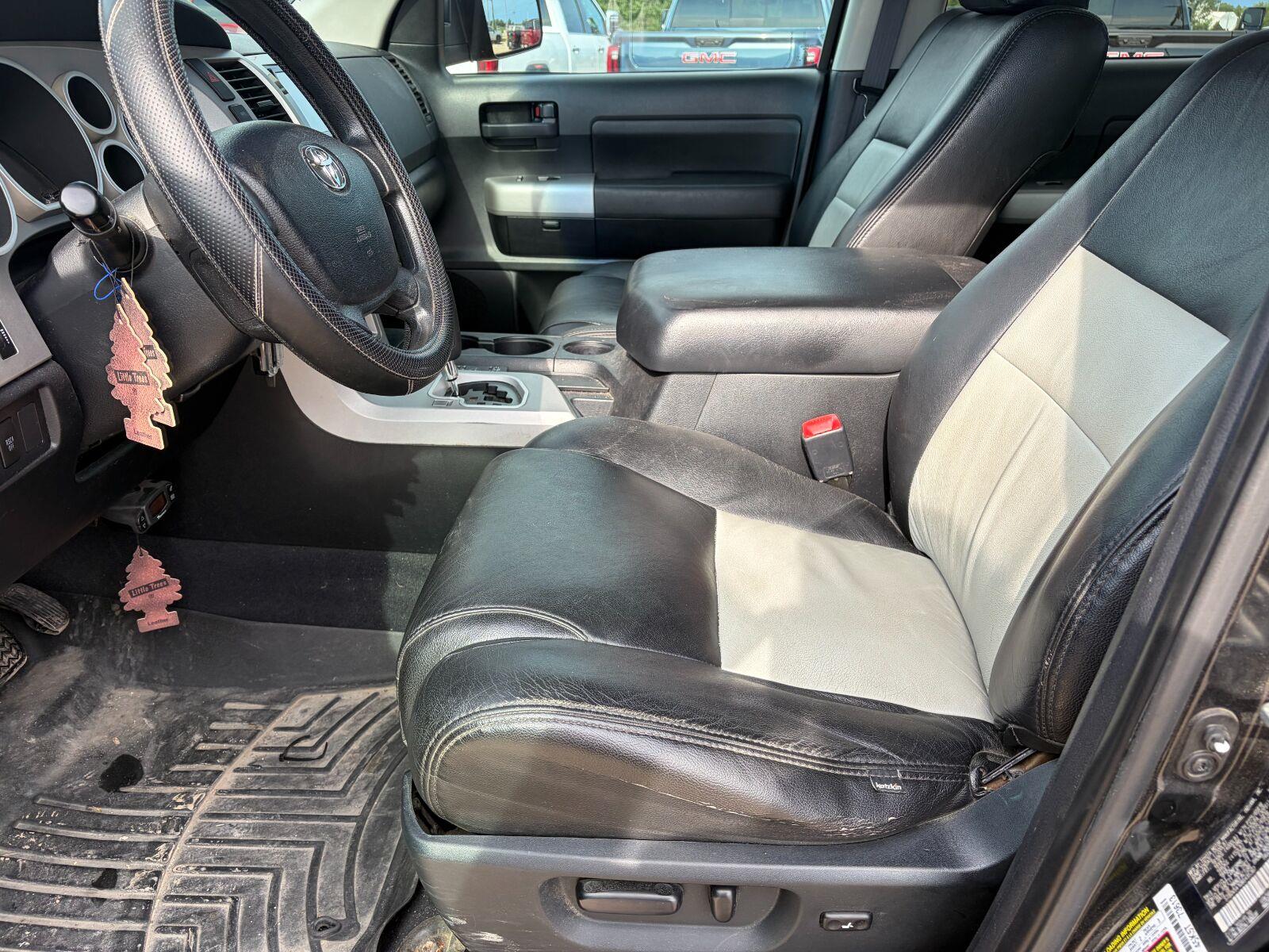 Used 2008 Black Toyota SR5 image 10