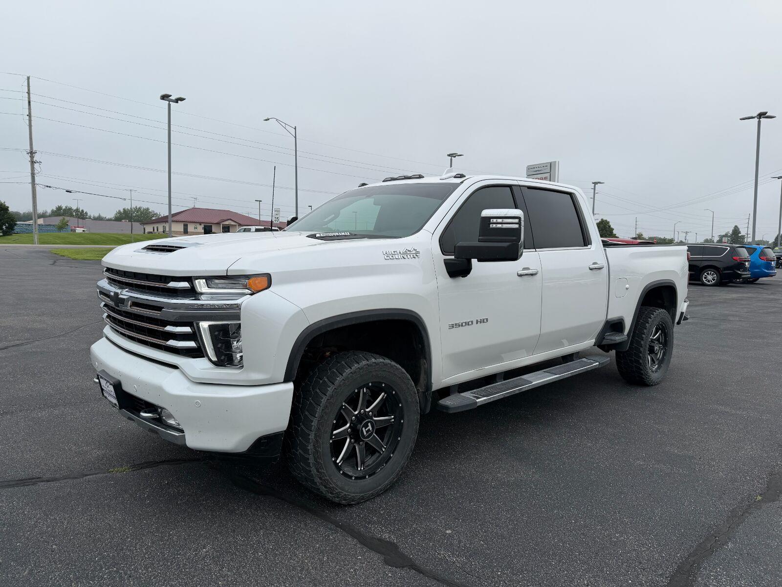 White (Iridescent Pearl Tricoat) 2023 Chevrolet Silverado 3500HD Pickup Truck Four-Wheel Drive Automatic