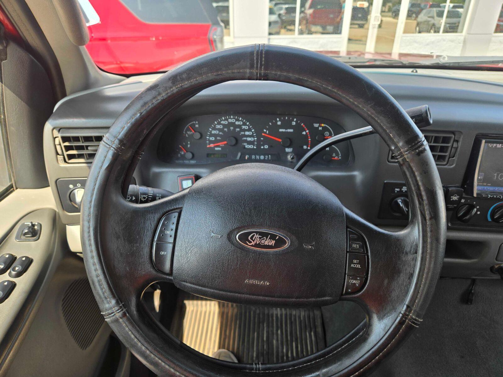 Used 2003 Red Ford Lariat image 10