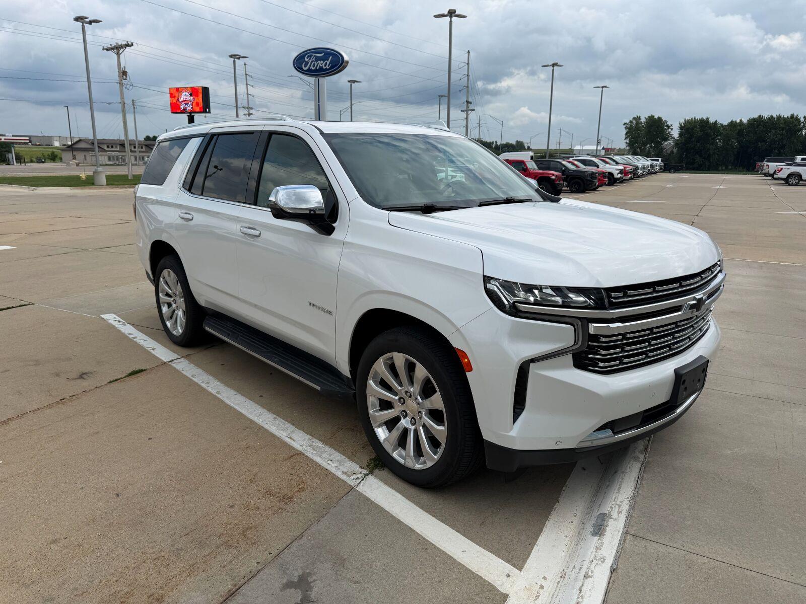 Used 2021 Iridescent Pearl Tricoat Chevrolet Premier image 2