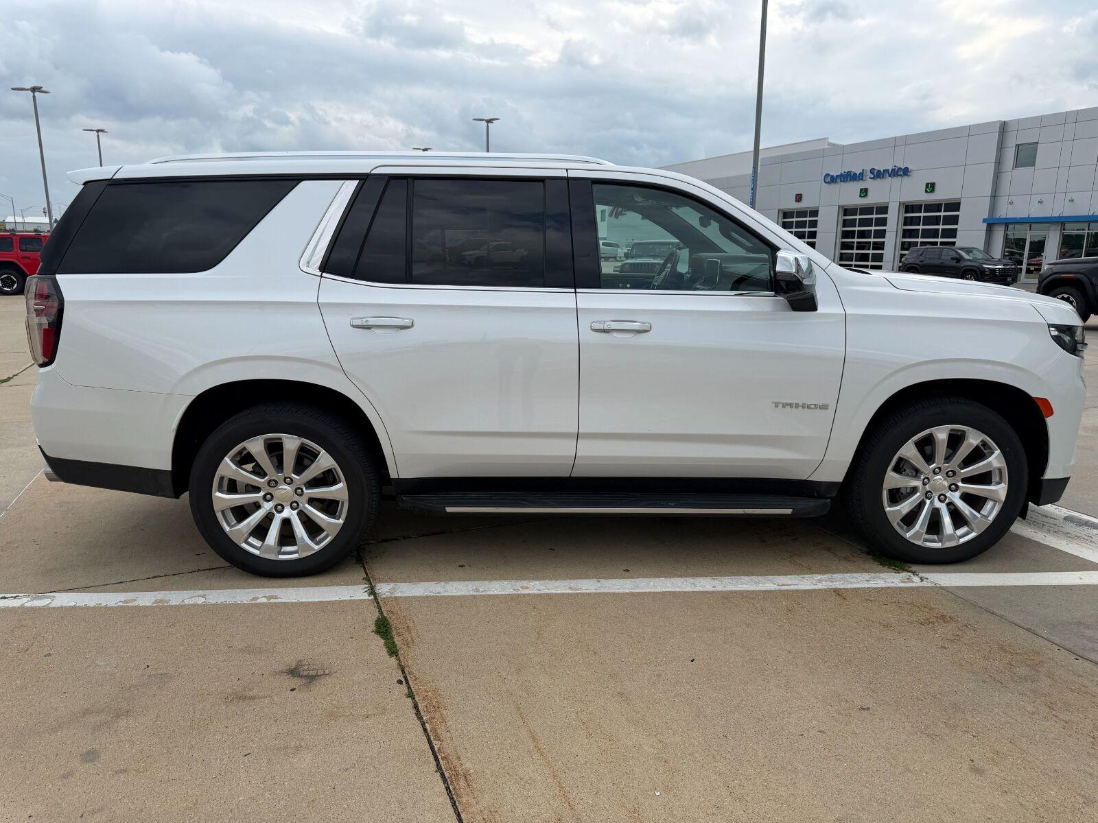 Used 2021 Iridescent Pearl Tricoat Chevrolet Premier image 8