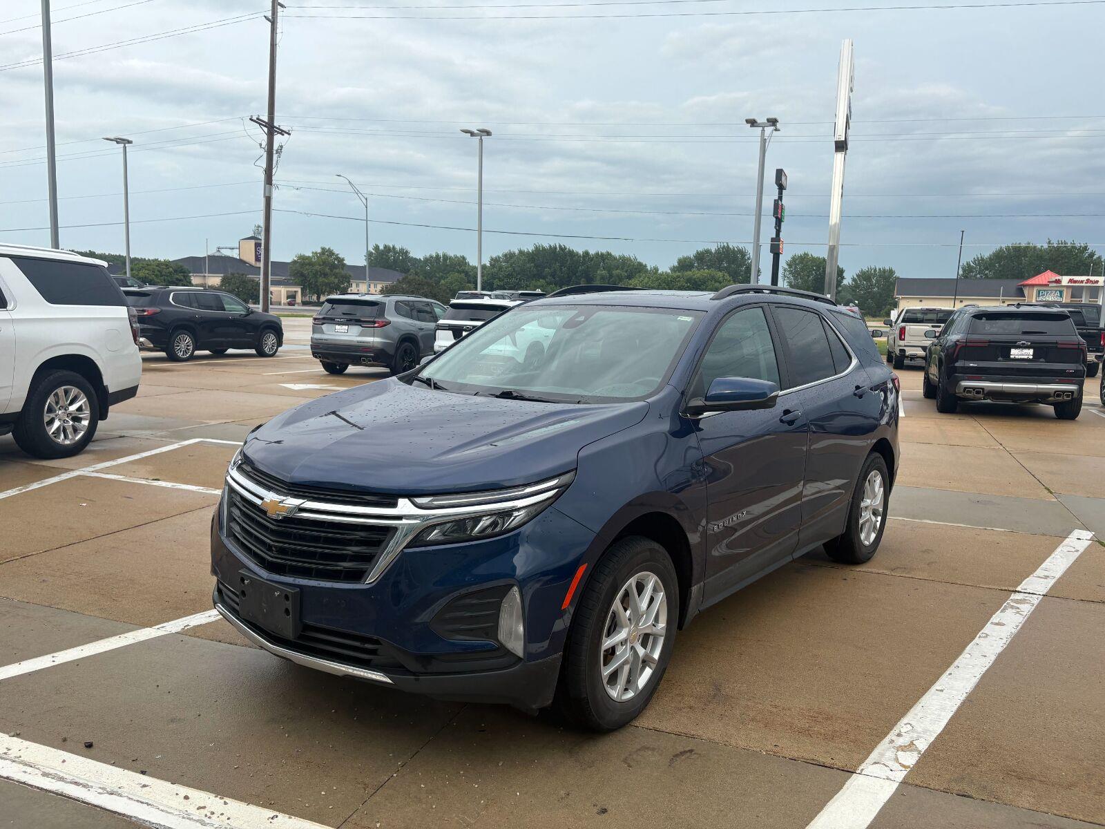 Blue Glow Metallic 2022 Chevrolet Equinox SUV / Crossover Four-Wheel Drive 6-Speed Automatic Overdrive