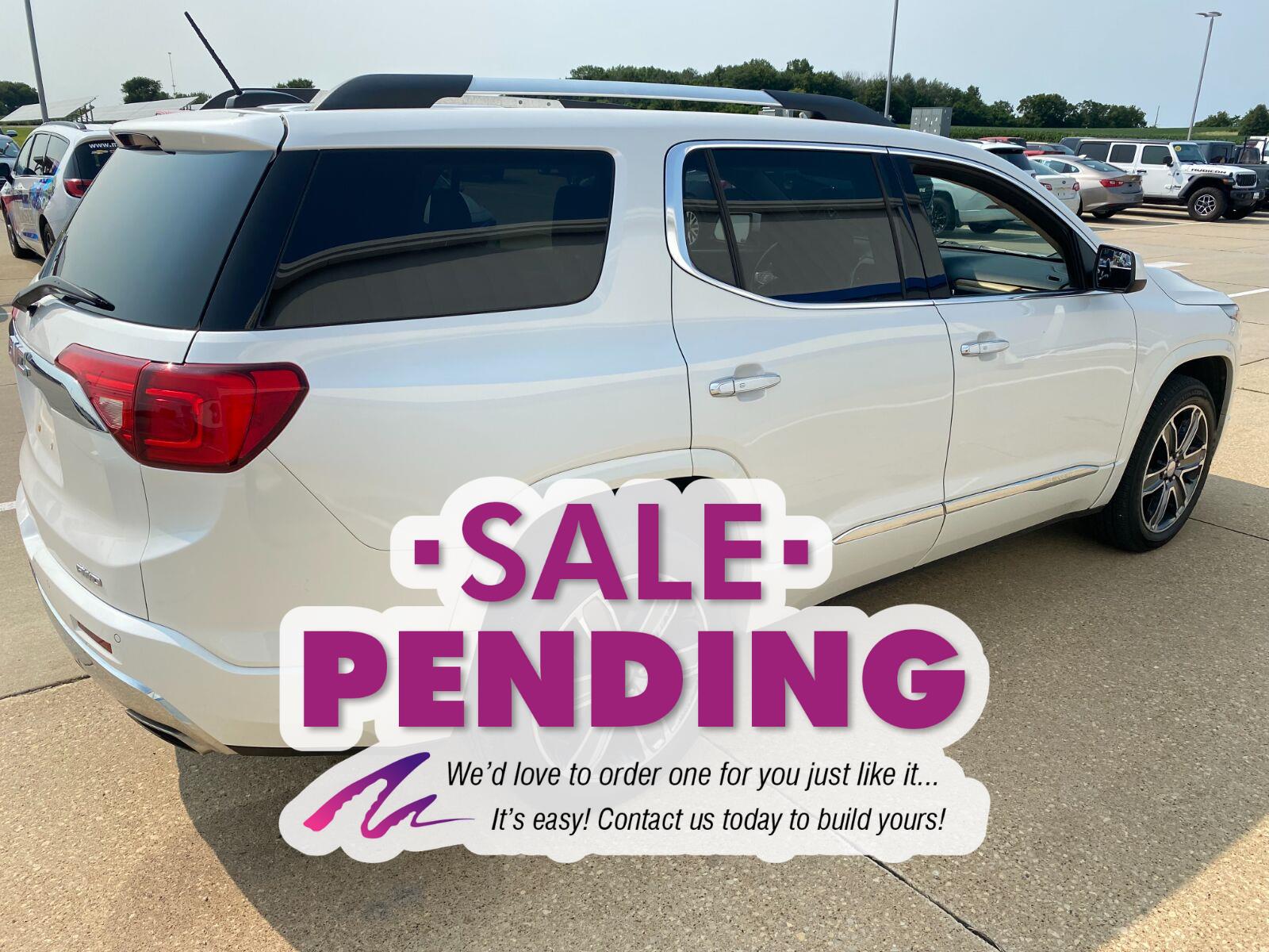Used 2017 White Frost Tricoat GMC Denali image 5
