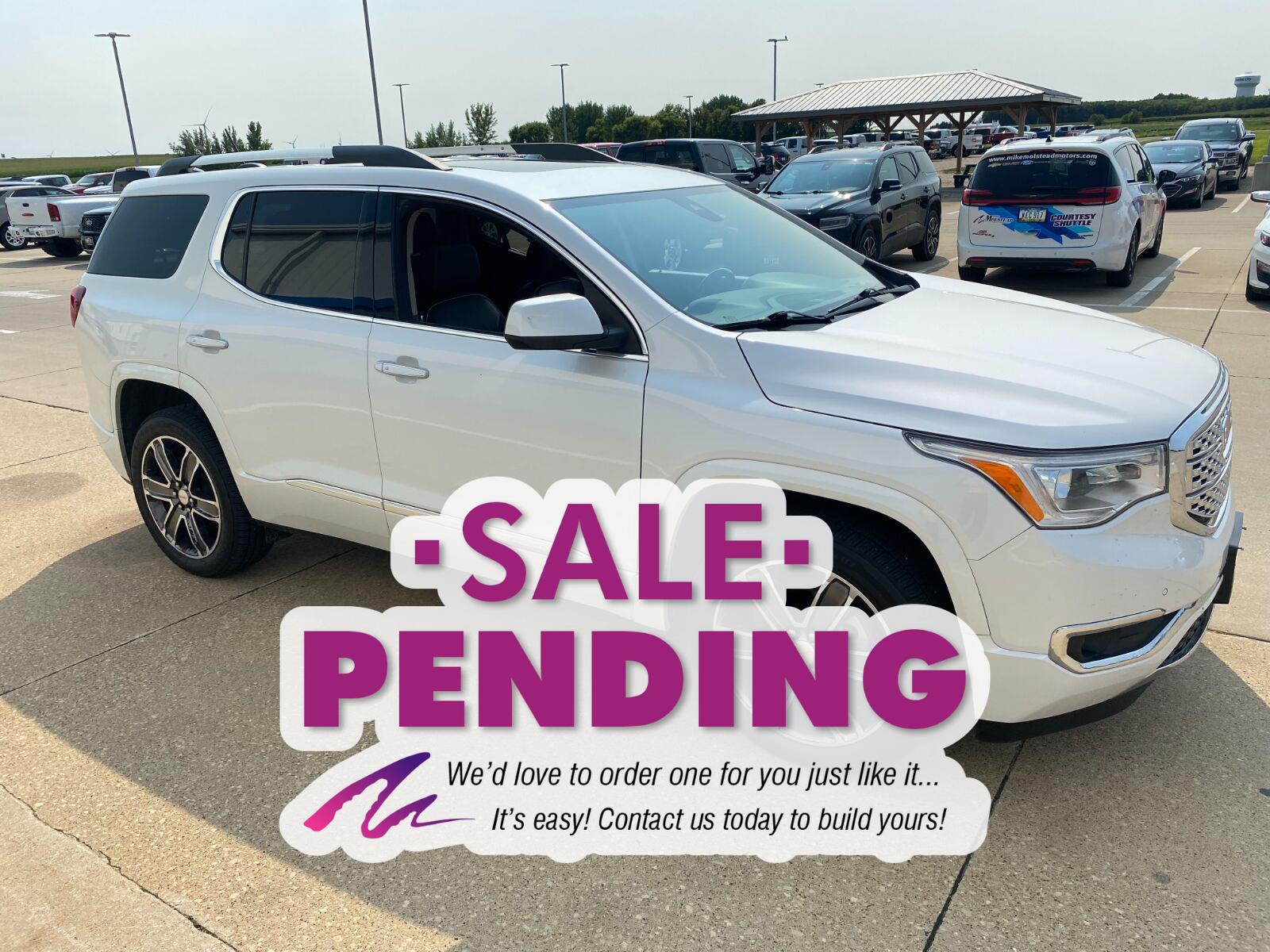 Used 2017 White Frost Tricoat GMC Denali image 6