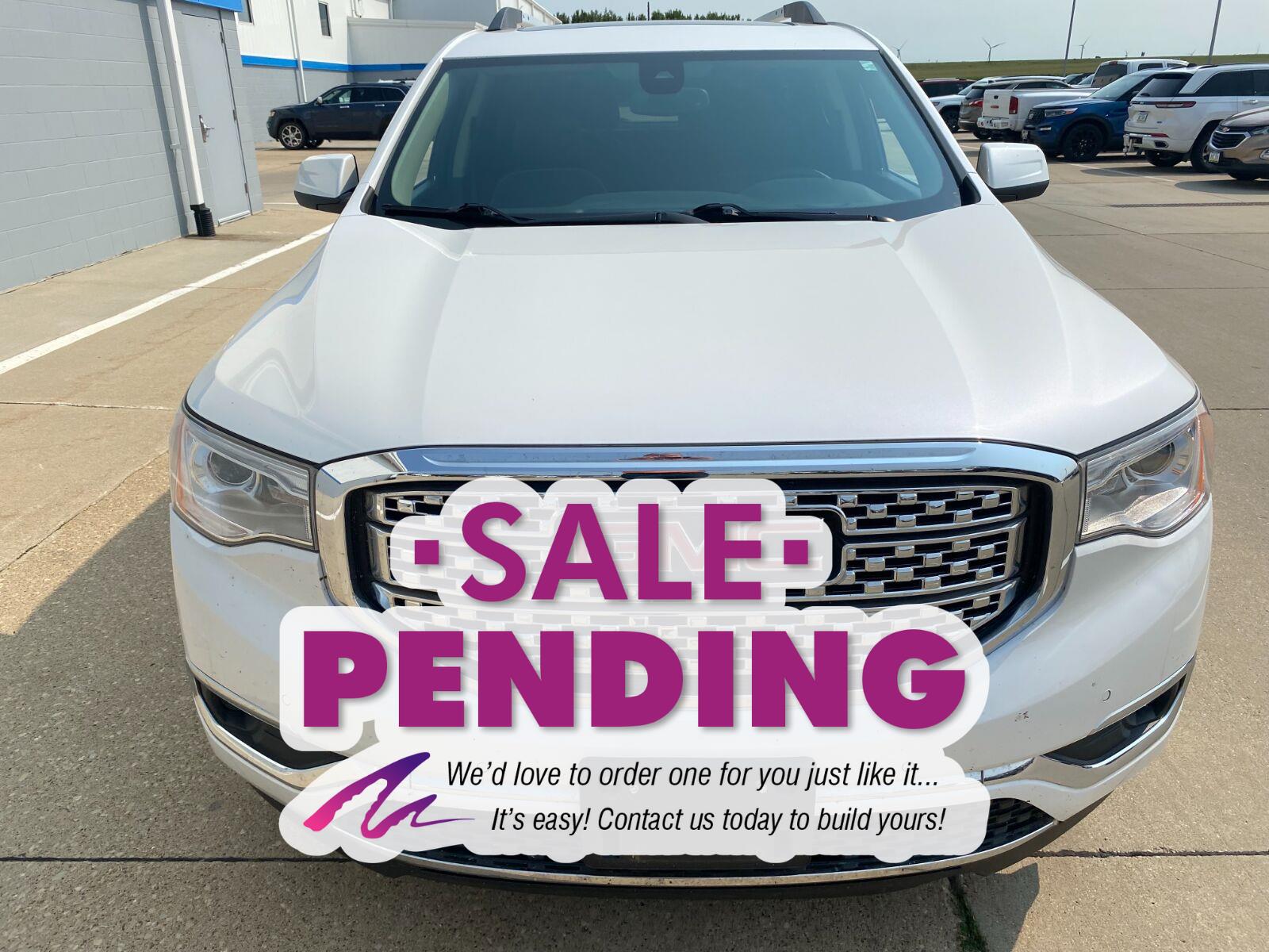 Used 2017 White Frost Tricoat GMC Denali image 10
