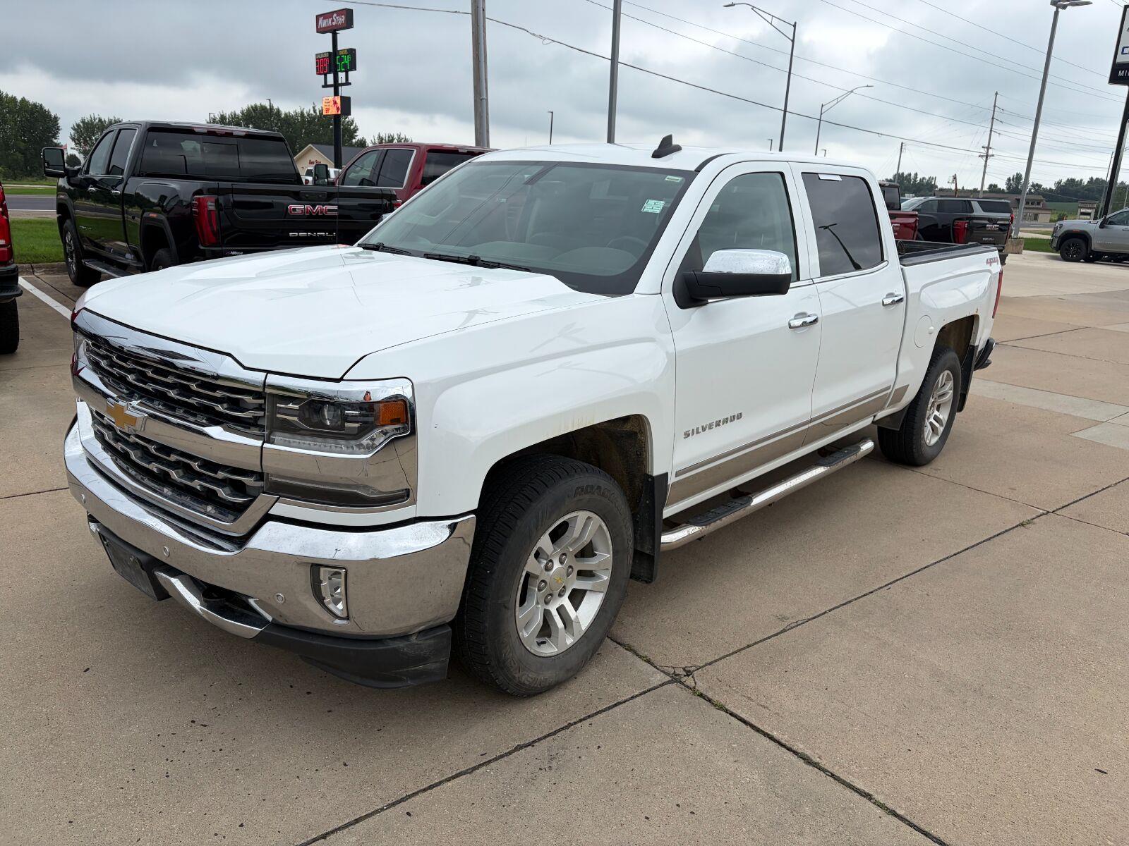 Summit White 2016 Chevrolet Silverado 1500 Pickup Truck Four-Wheel Drive 8-Speed Automatic