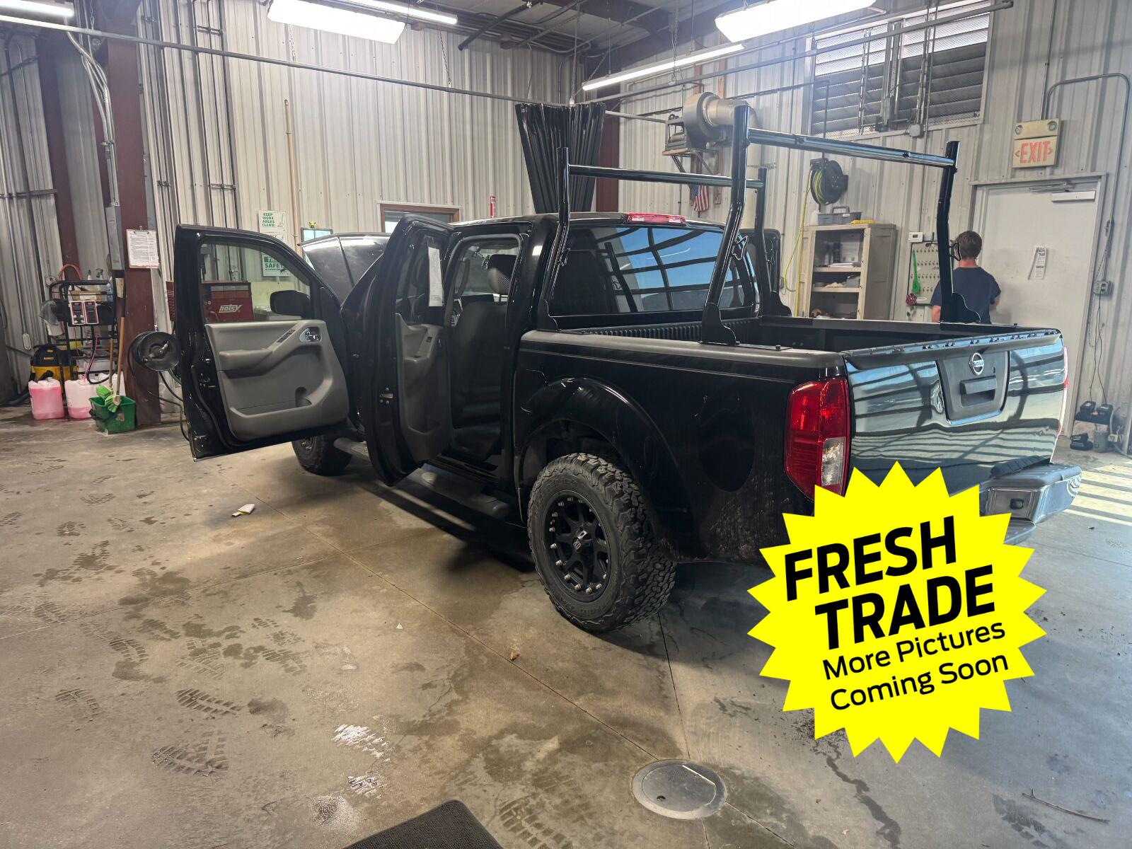 2013 Nissan Frontier SV Crew Cab