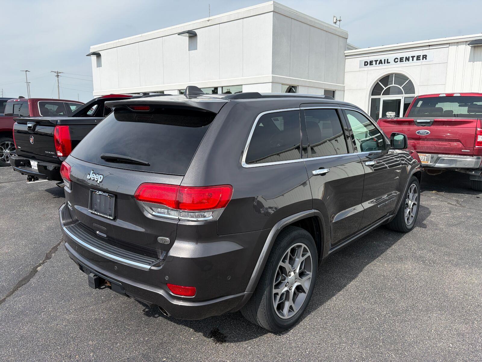 Used 2021 Granite Crystal Metallic Clearcoat Jeep Overland image 3