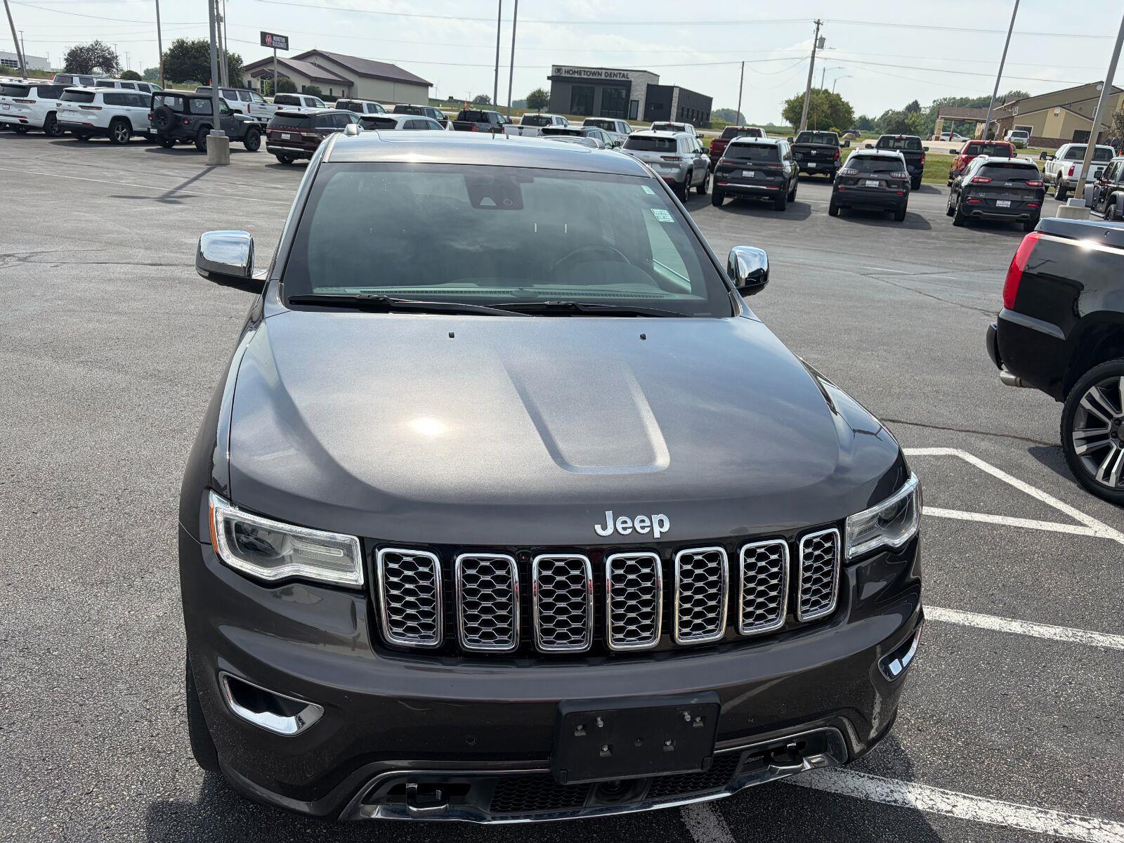 Used 2021 Granite Crystal Metallic Clearcoat Jeep Overland image 6