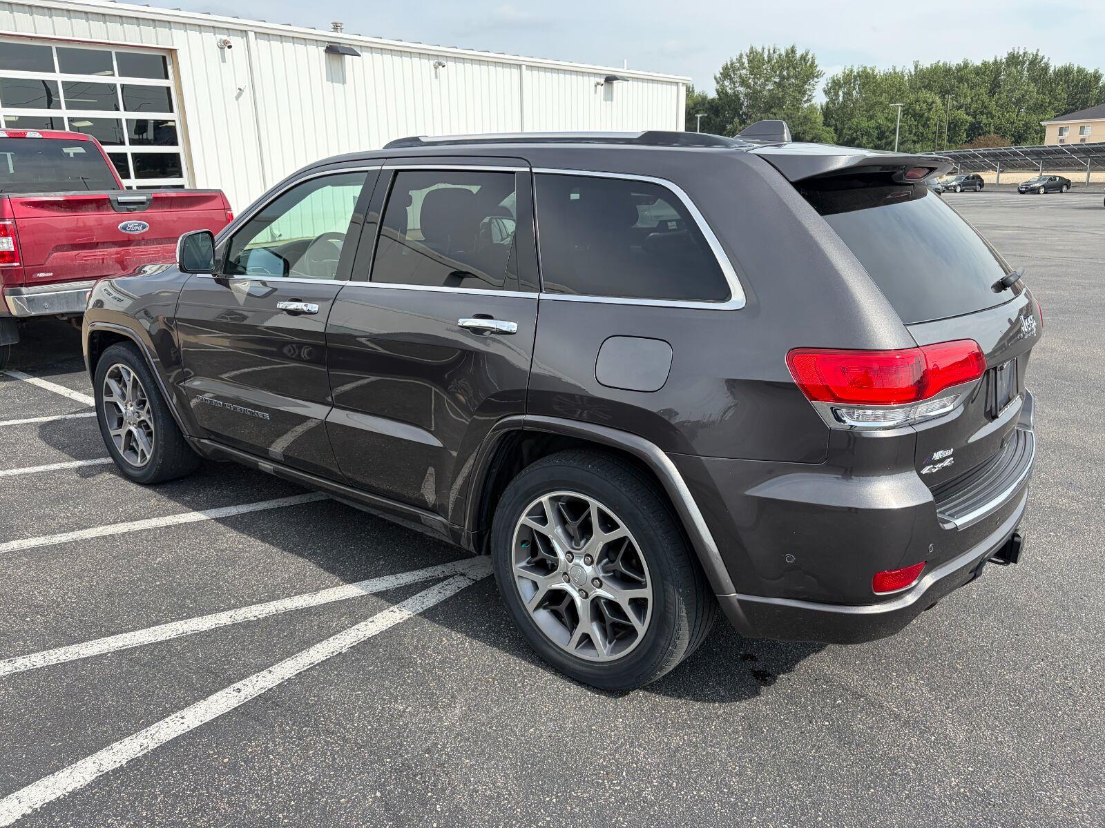Used 2021 Granite Crystal Metallic Clearcoat Jeep Overland image 9