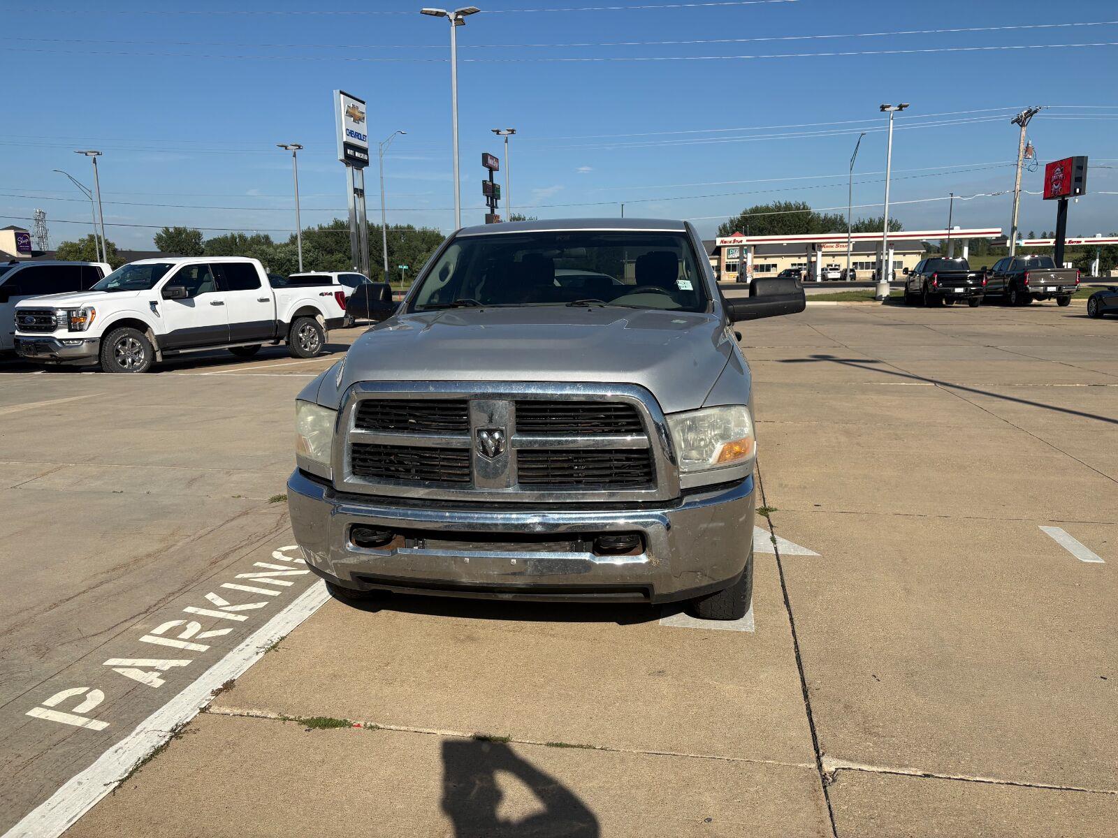 Used 2011  DODGE ST image 7
