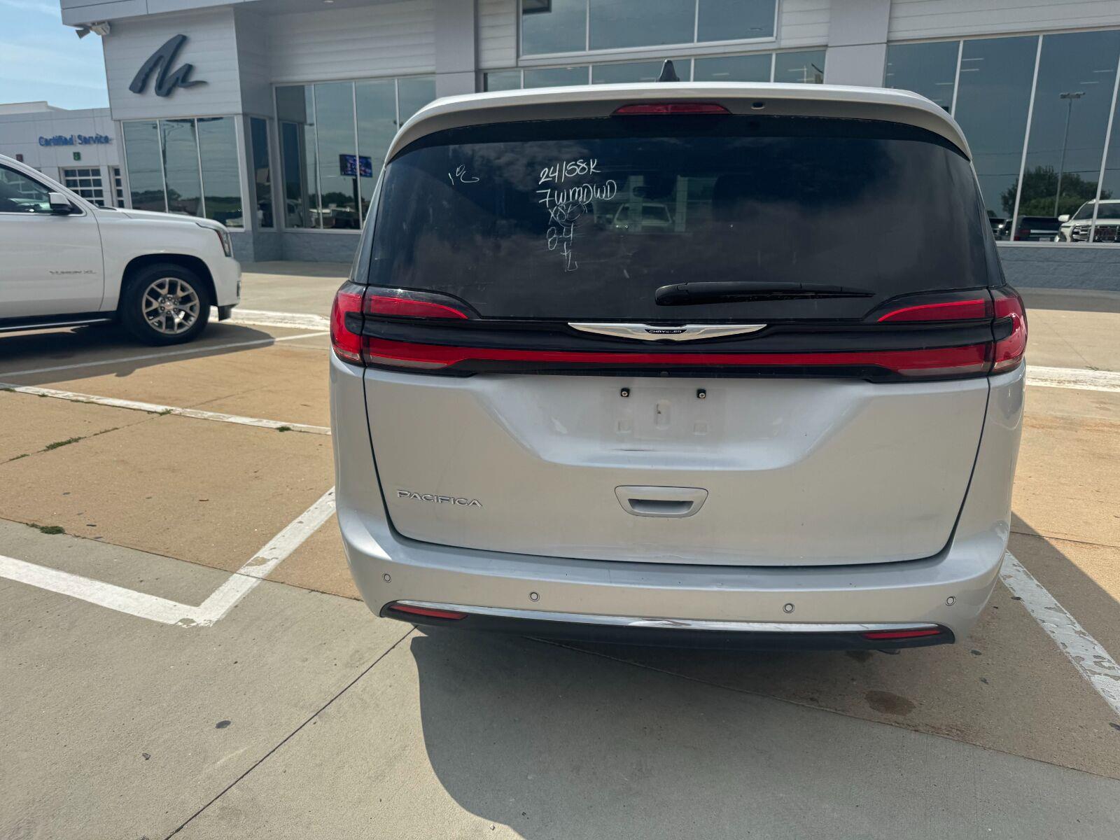 Used 2024 Silver Mist Clearcoat Chrysler Touring L image 5