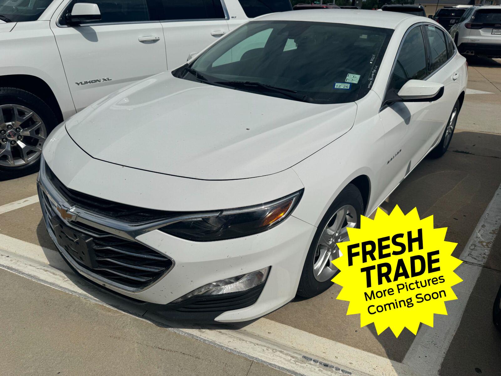 White 2024 Chevrolet Malibu Sedan Front-Wheel Drive