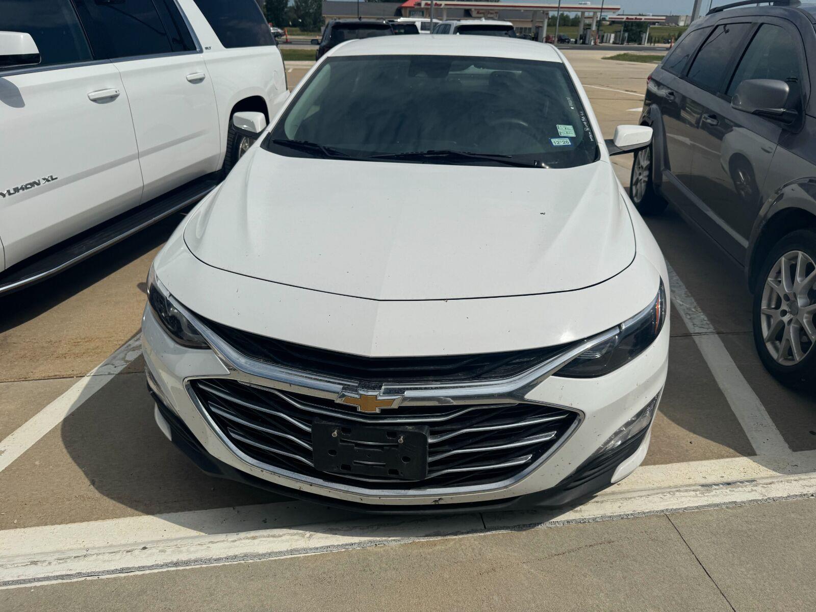Used 2024 WHITE CHEVROLET 4DR SDN 1LT image 2