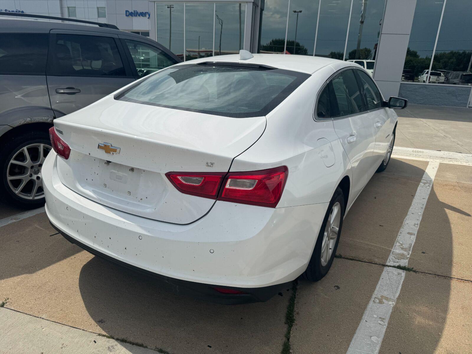 Used 2024 WHITE CHEVROLET 4DR SDN 1LT image 4