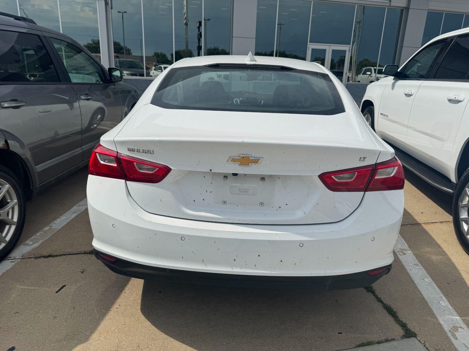 Used 2024 WHITE CHEVROLET 4DR SDN 1LT image 5
