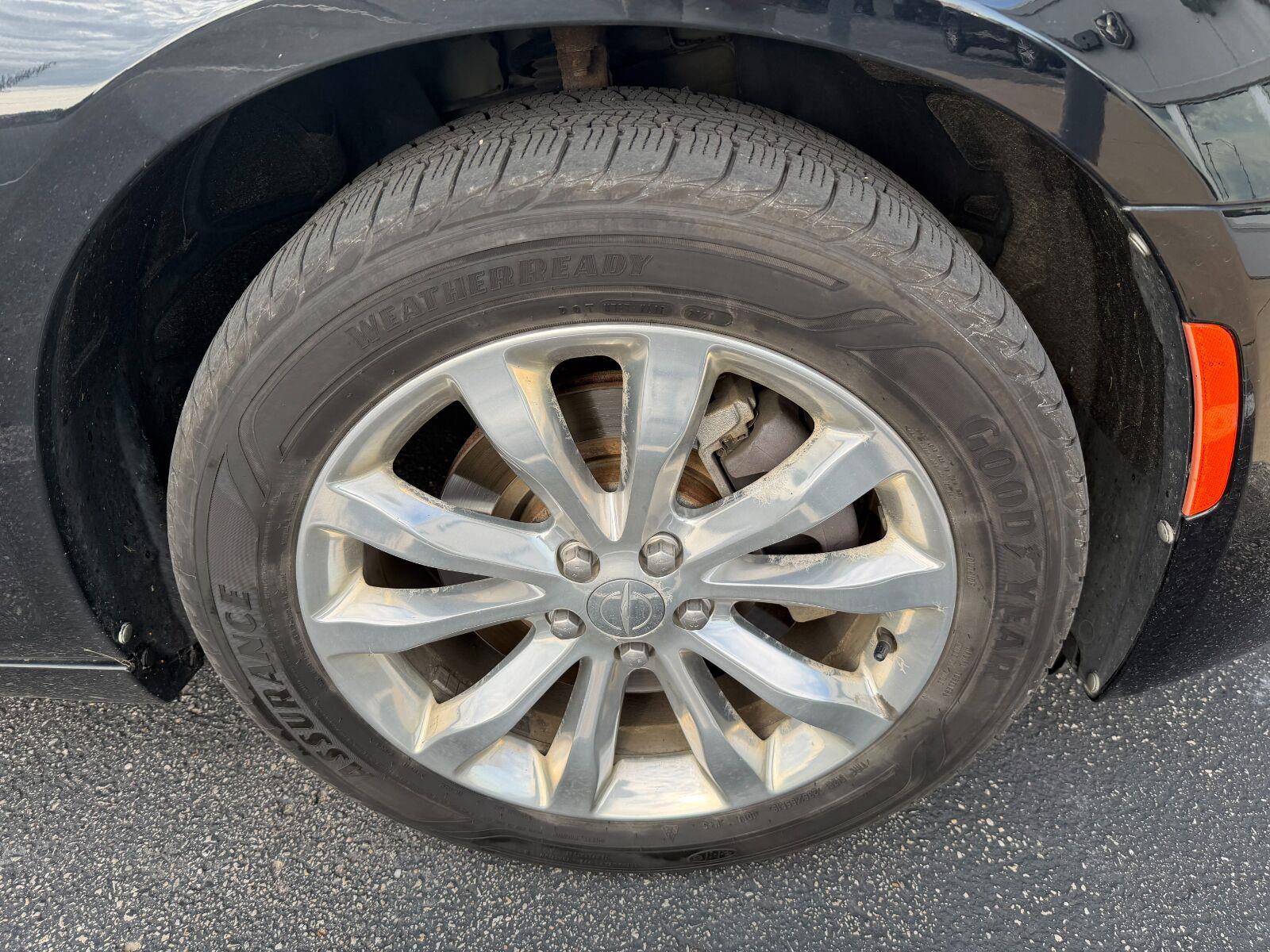 Used 2017 Gloss Black Chrysler Limited image 6